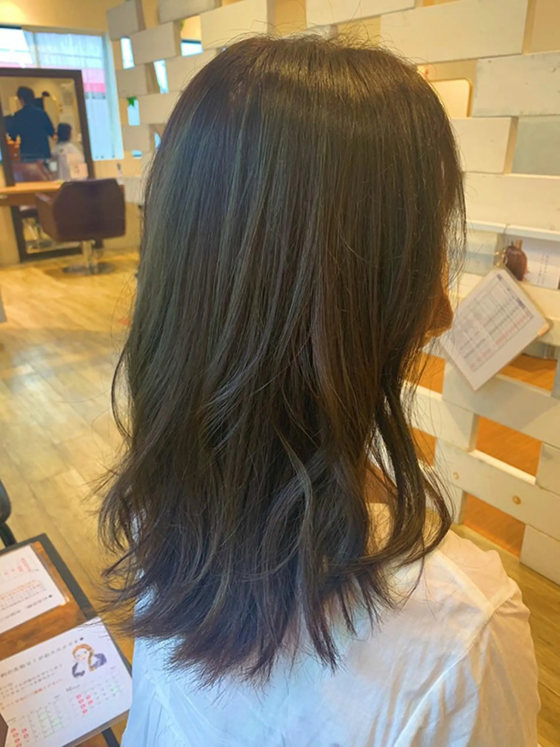 セミロング chill out 塚口本町店のヘアスタイル