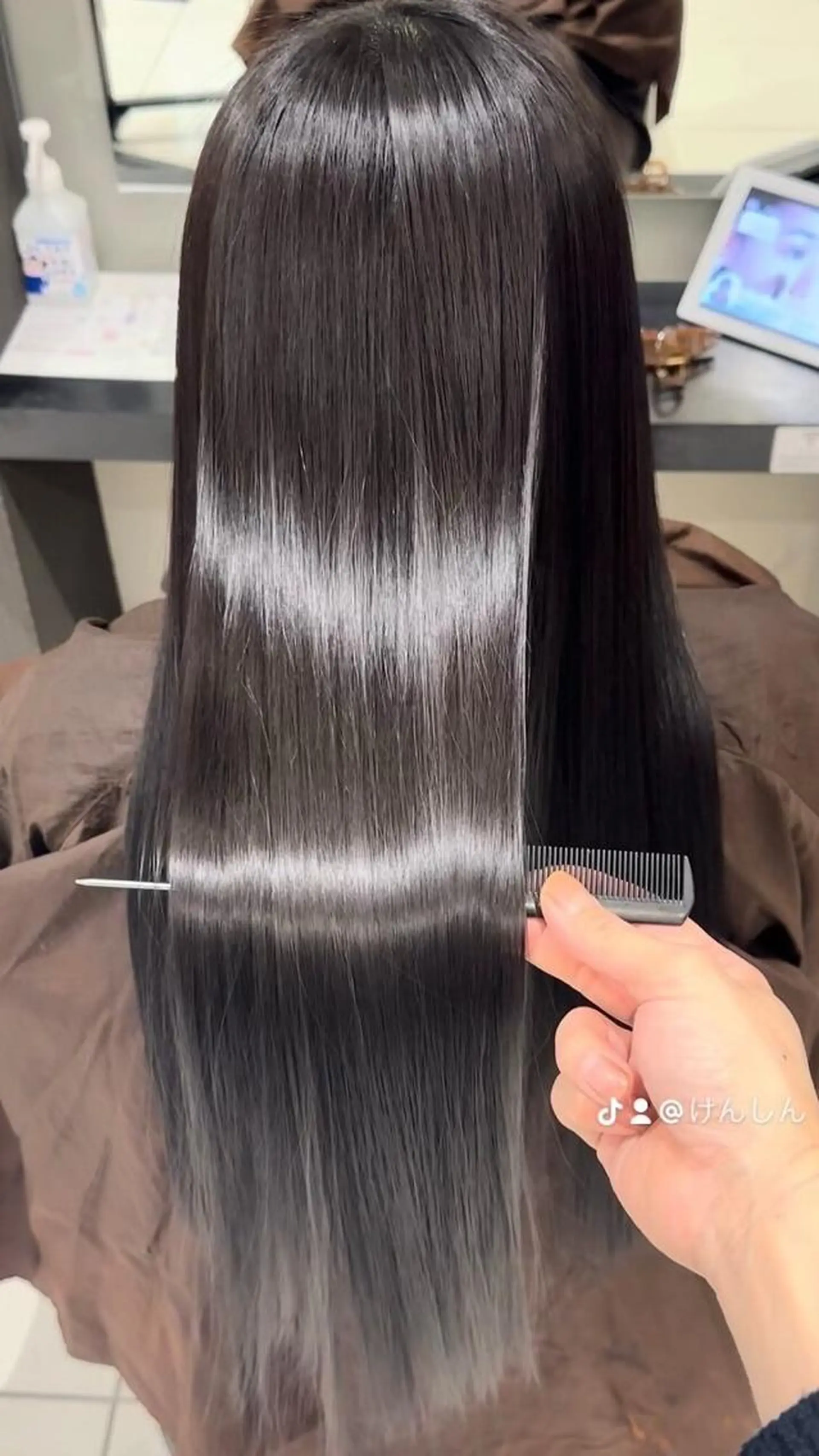 ロング 大川 有香のヘアスタイル