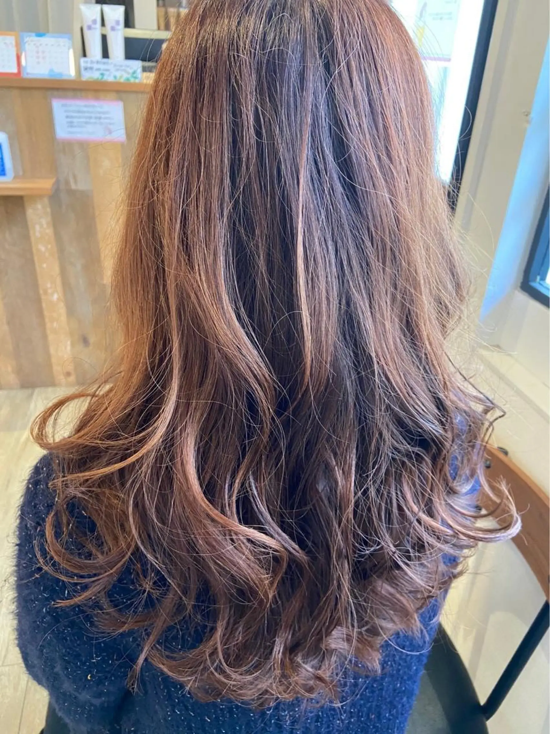 ロング カラー ヘアアレンジ chill out 南塚口本店のヘアスタイル