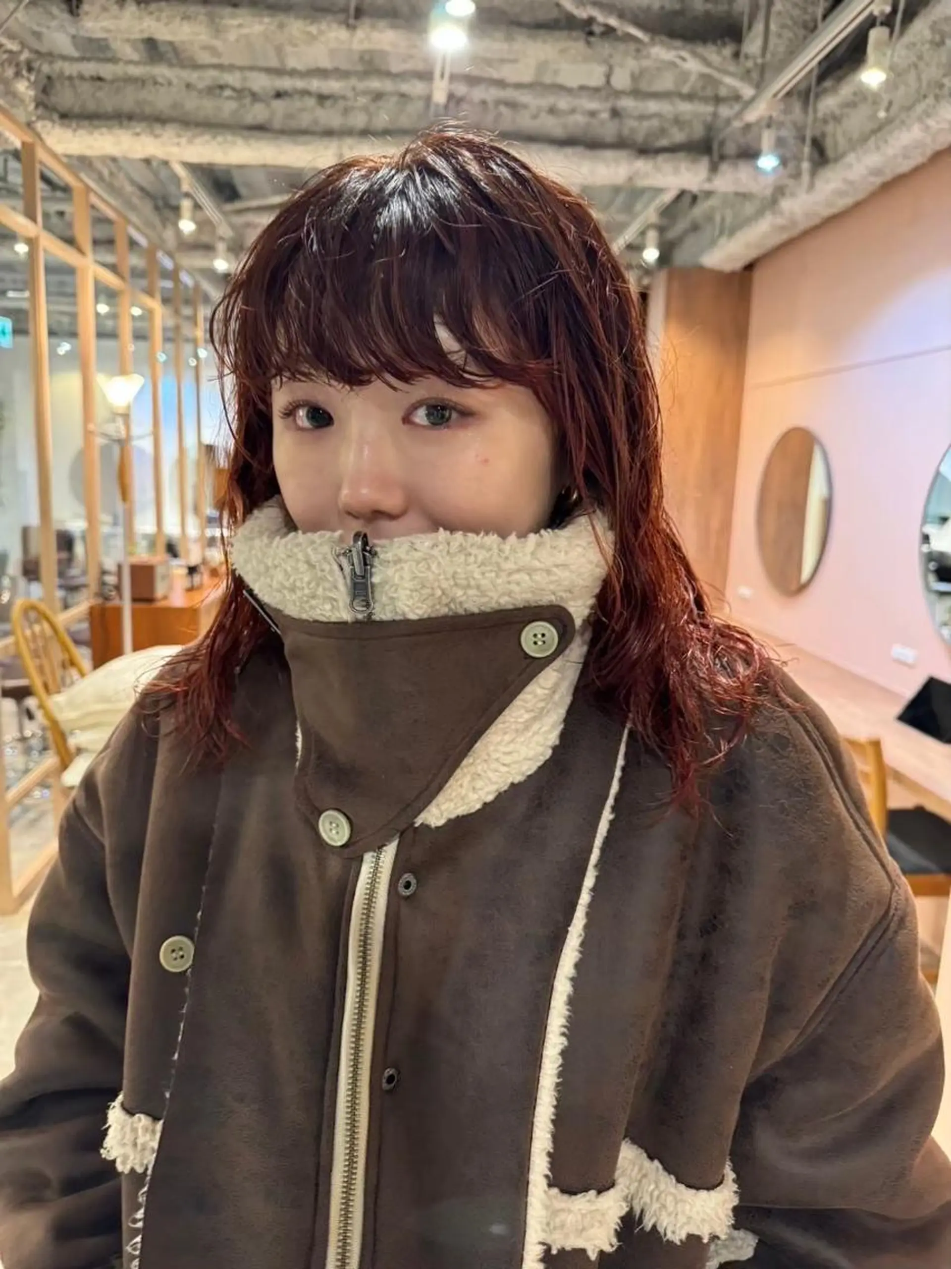 ミディアム カラー パーマ ミディアムパーマ アッシュ バレイヤージュ ベージュカラー ブリーチ カット ヘアカラー CEINE loqのヘアスタイル