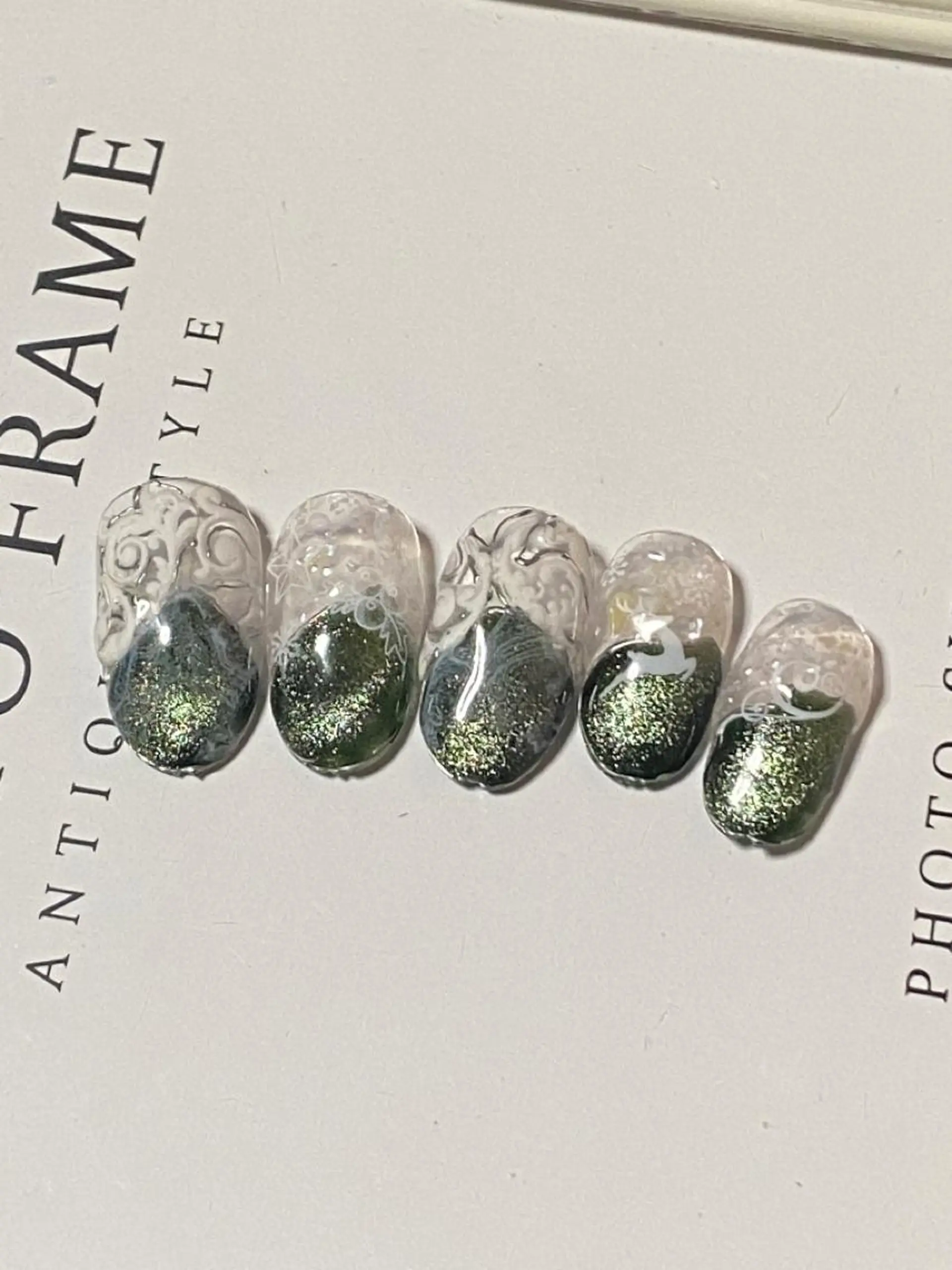 ネイル グリーン 冬ネイル 自宅ネイルサロン ♦️nuance♦️のネイルデザイン