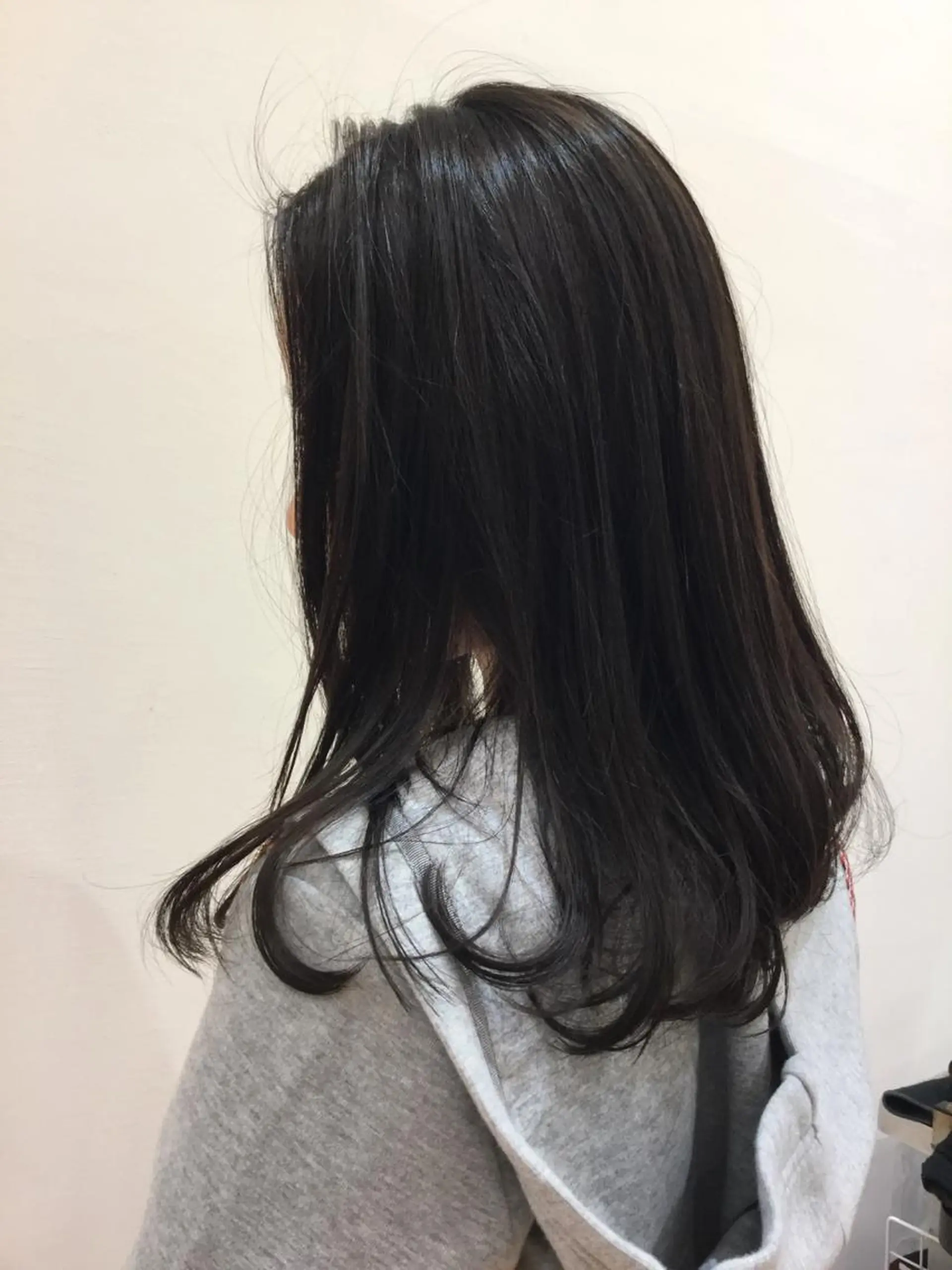 セミロング カット ヘアカラー マンツーマンサロンtuuli薬院店所属・庄嶋 彩香のヘアスタイル