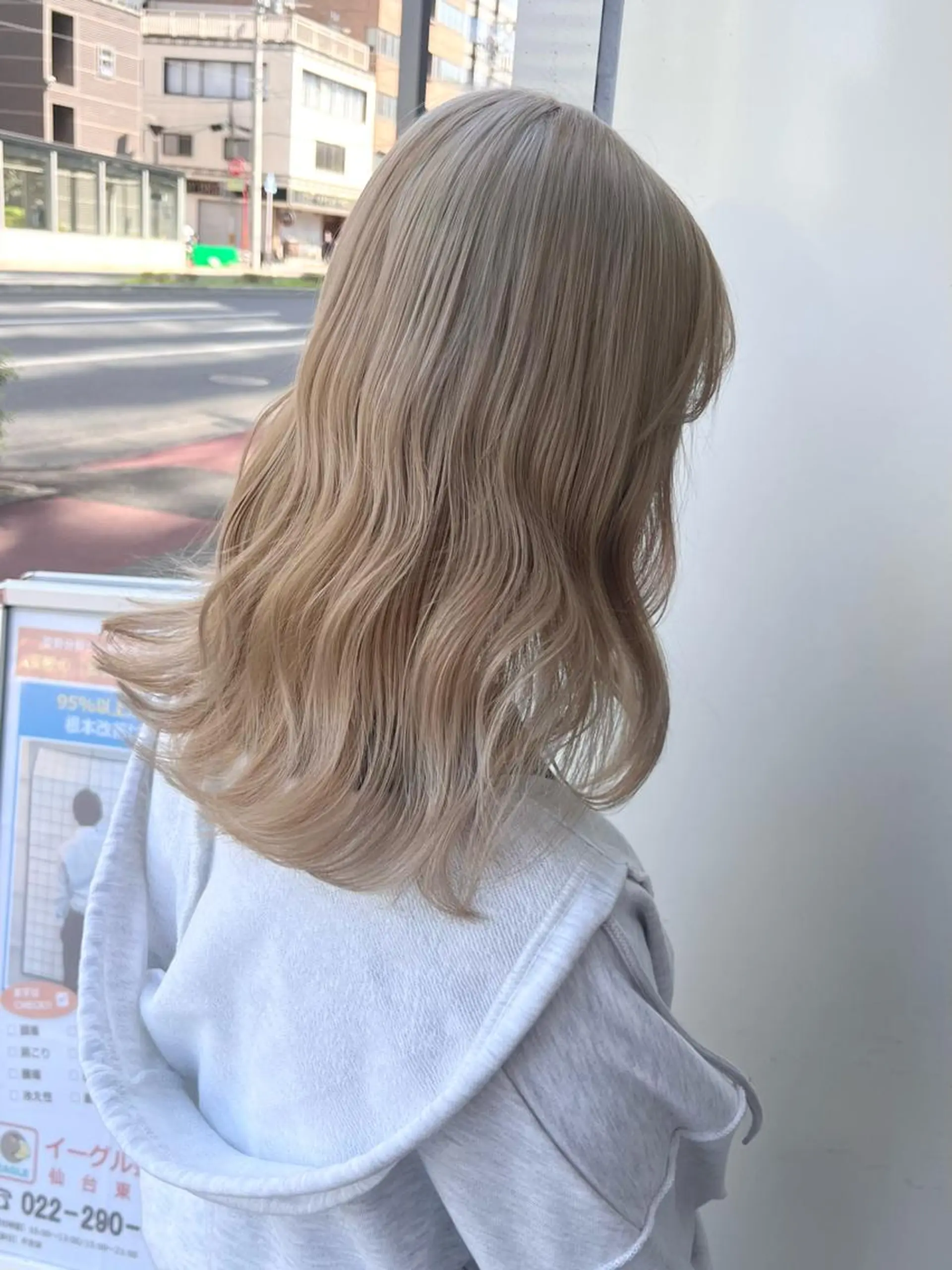 セミロング カラー ブリーチ ブロンド KANA🎀韓国 🇰🇷ハイライトのヘアスタイル