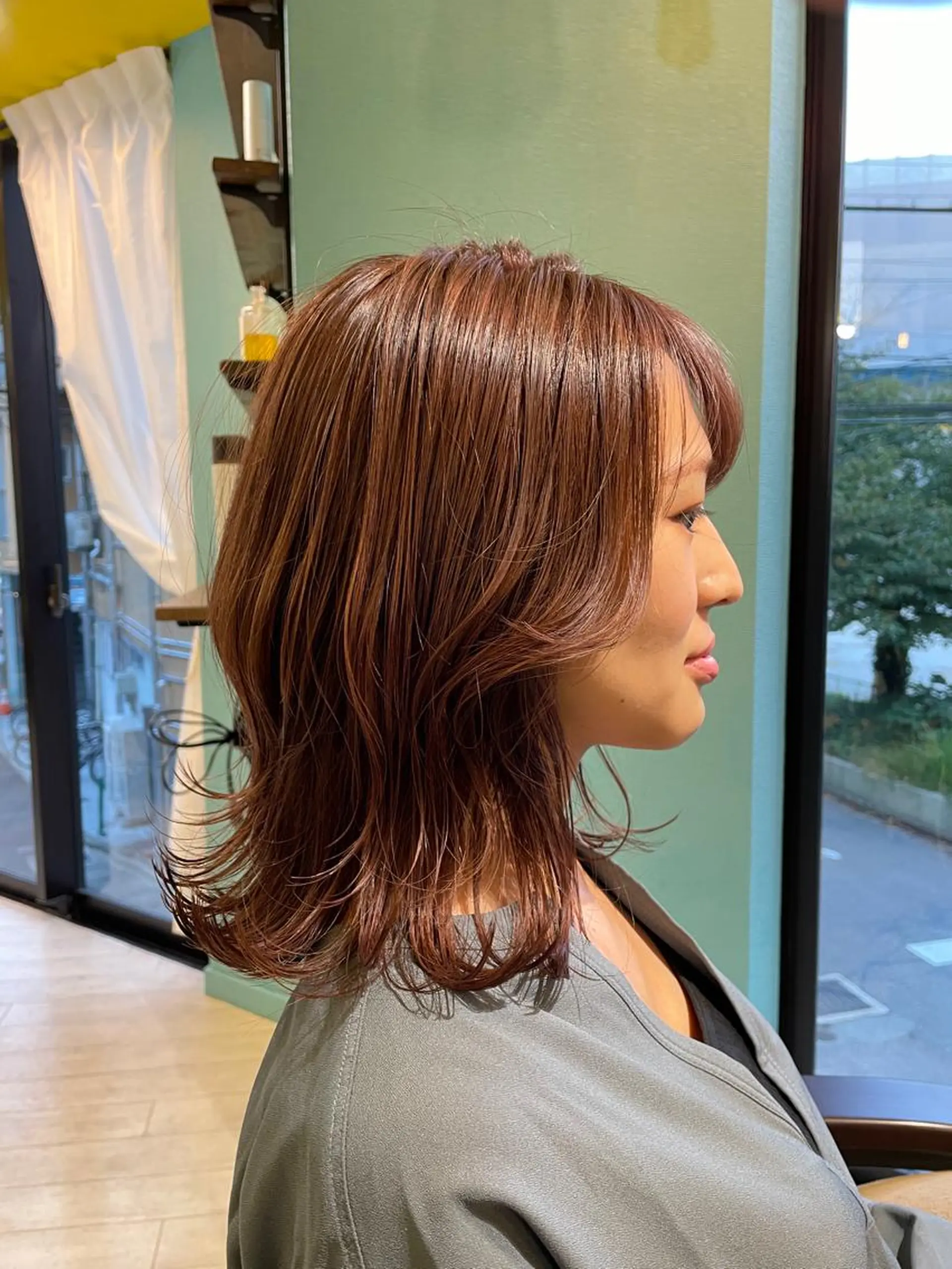 セミロング カラー ブラウンカラー ラベンダーカラー ラベンダーブラウン ヘアカラー 末石 智のヘアスタイル