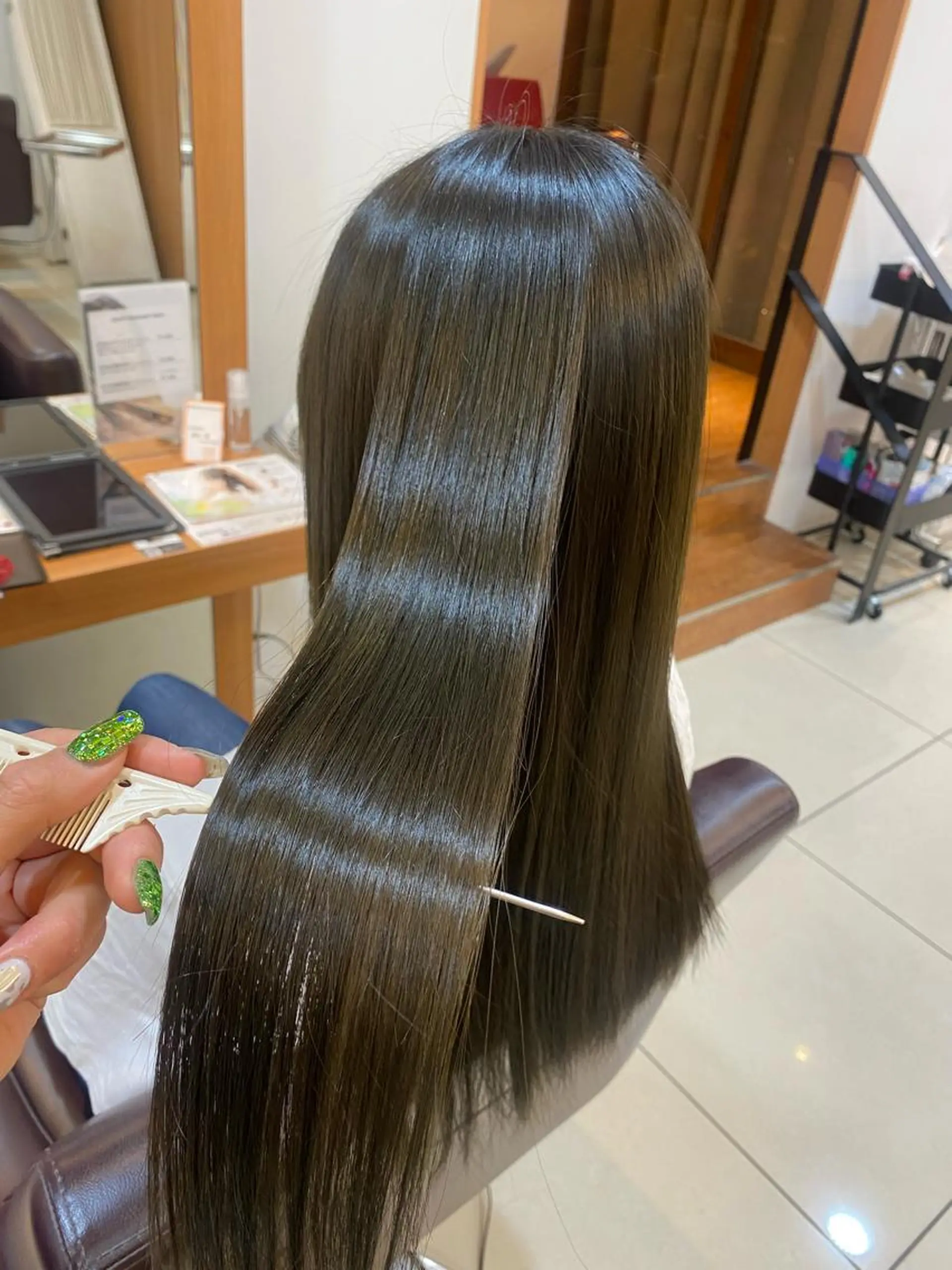 セミロング カラー ヘアカラー トリートメント 【カラー指名No 1✨】HIBIKIのヘアスタイル