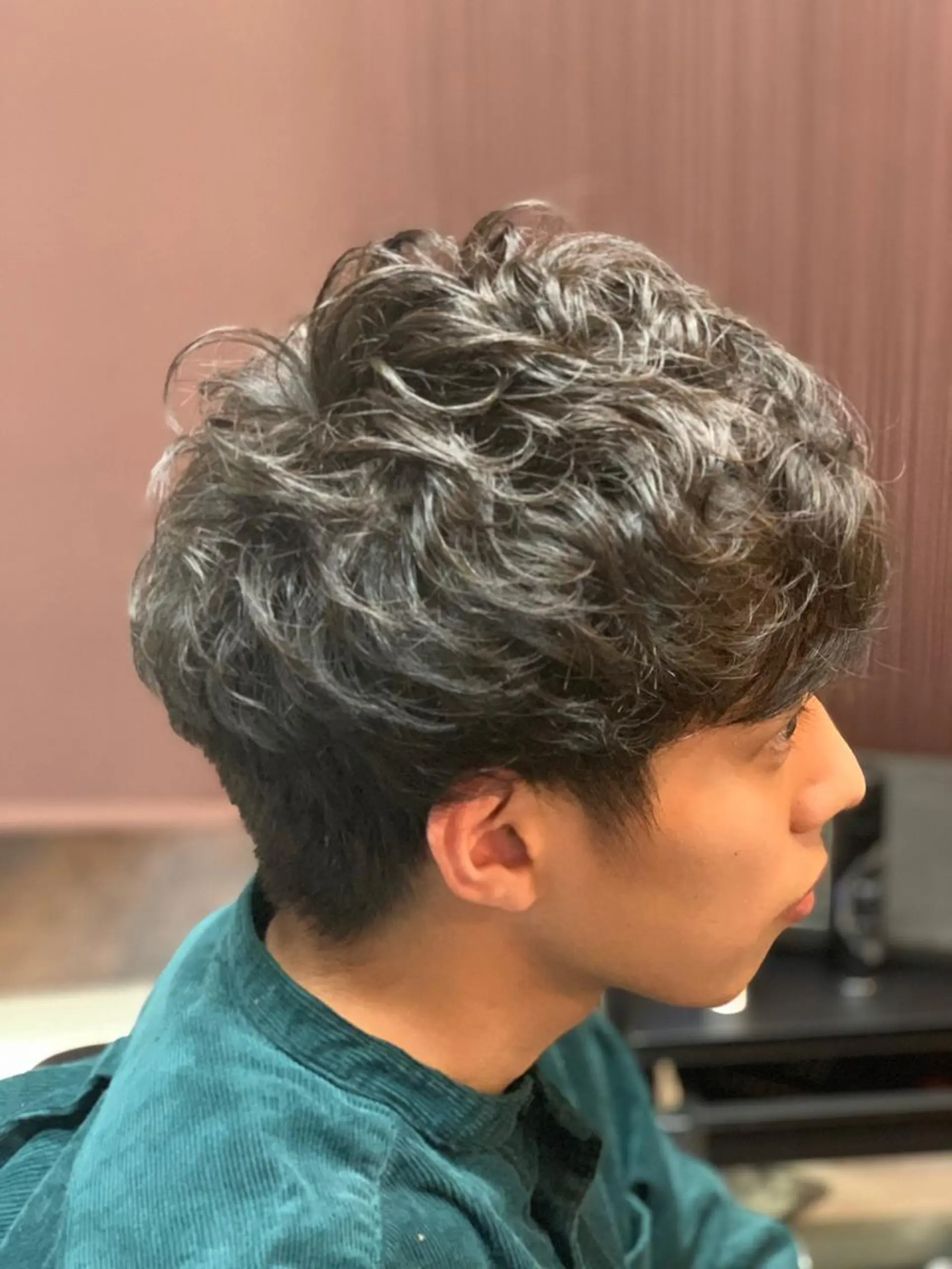 ショート パーマ カット パーマ 向井 優汰のヘアスタイル