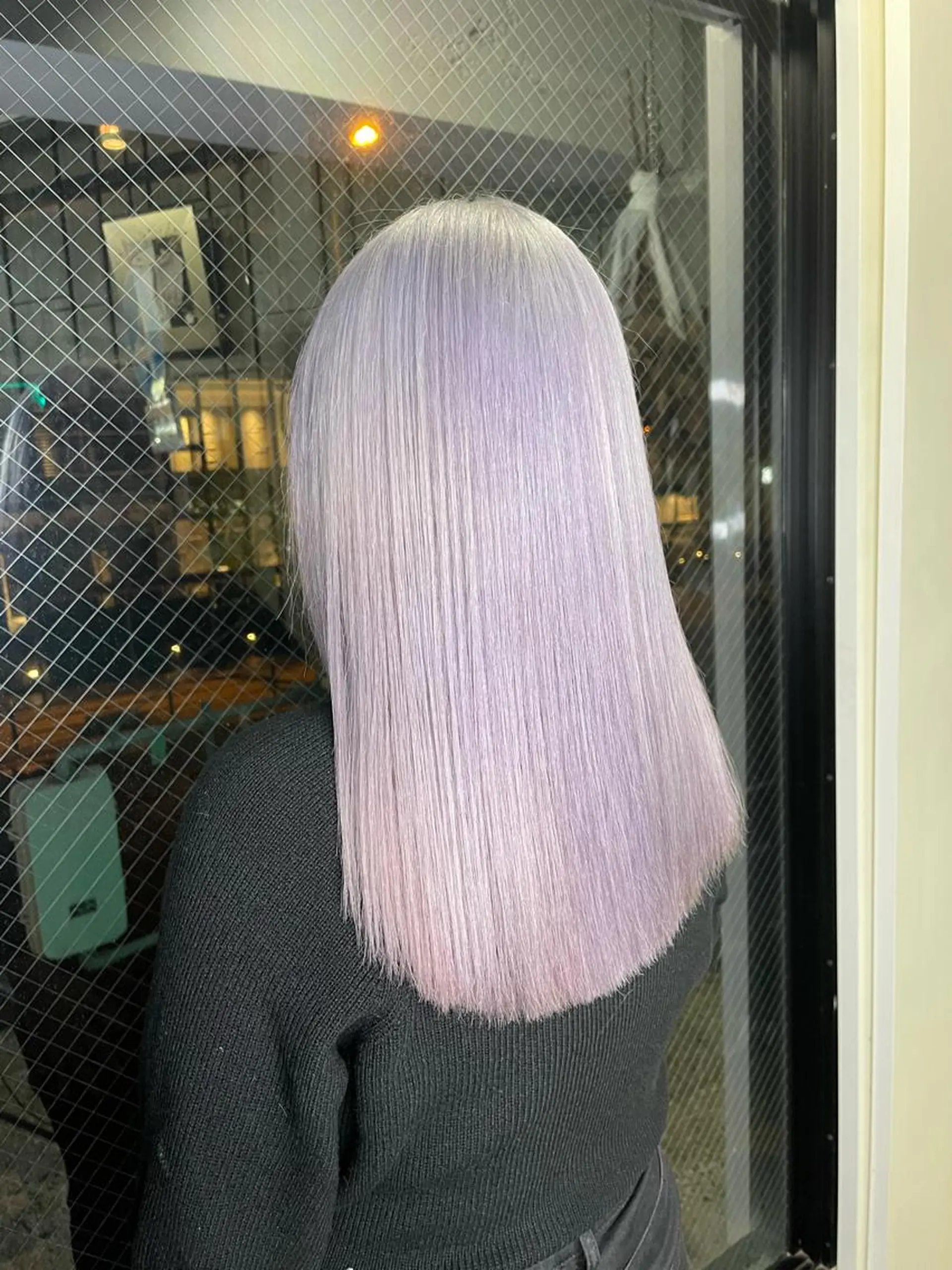 ロング カラー ベージュカラー ブリーチ ハイトーンカラー ミルクティーベージュ シルバー 安田和洋 ブリーチカラー特化のヘアスタイル