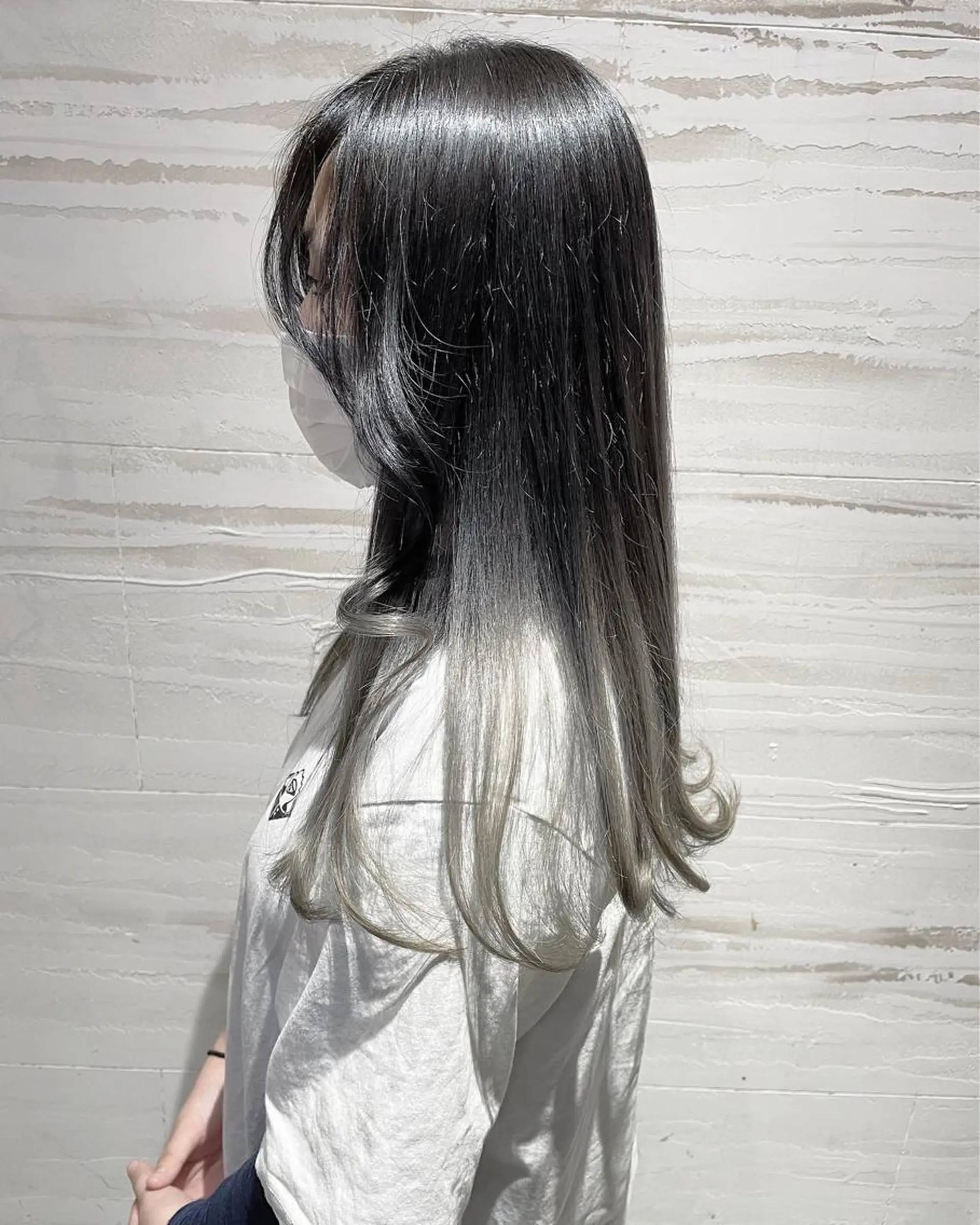 ロング カラー ブリーチ グラデーションカラー ヘナカラー シルバー 縮毛矯正 ヘアカラー シェアサロン〜糸ito〜所属・Hiro ヒロのヘアスタイル