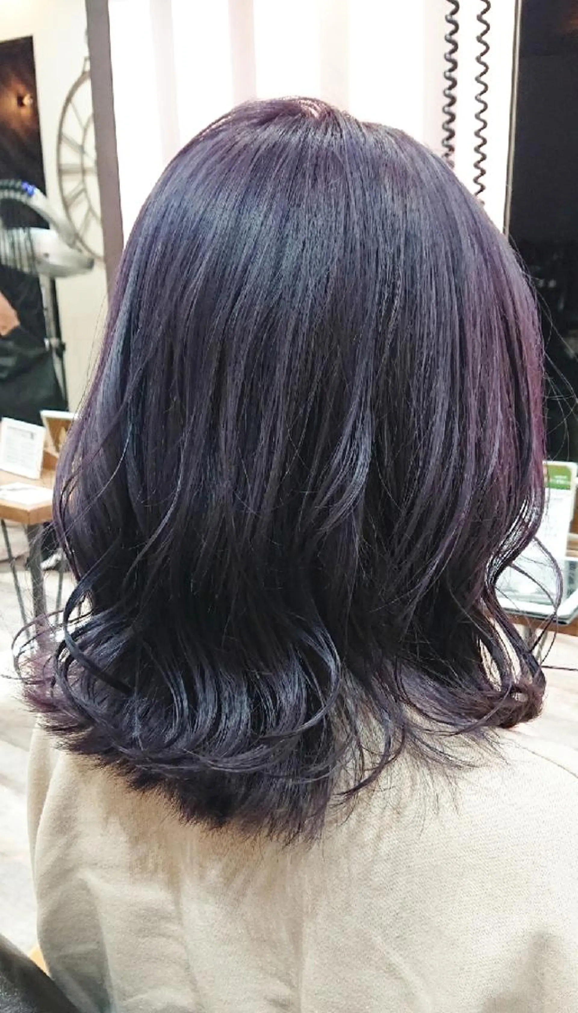 ミディアム カラー ブリーチ バイオレットカラー 艶カラー/インナー /グラデ/大西小百合のヘアスタイル