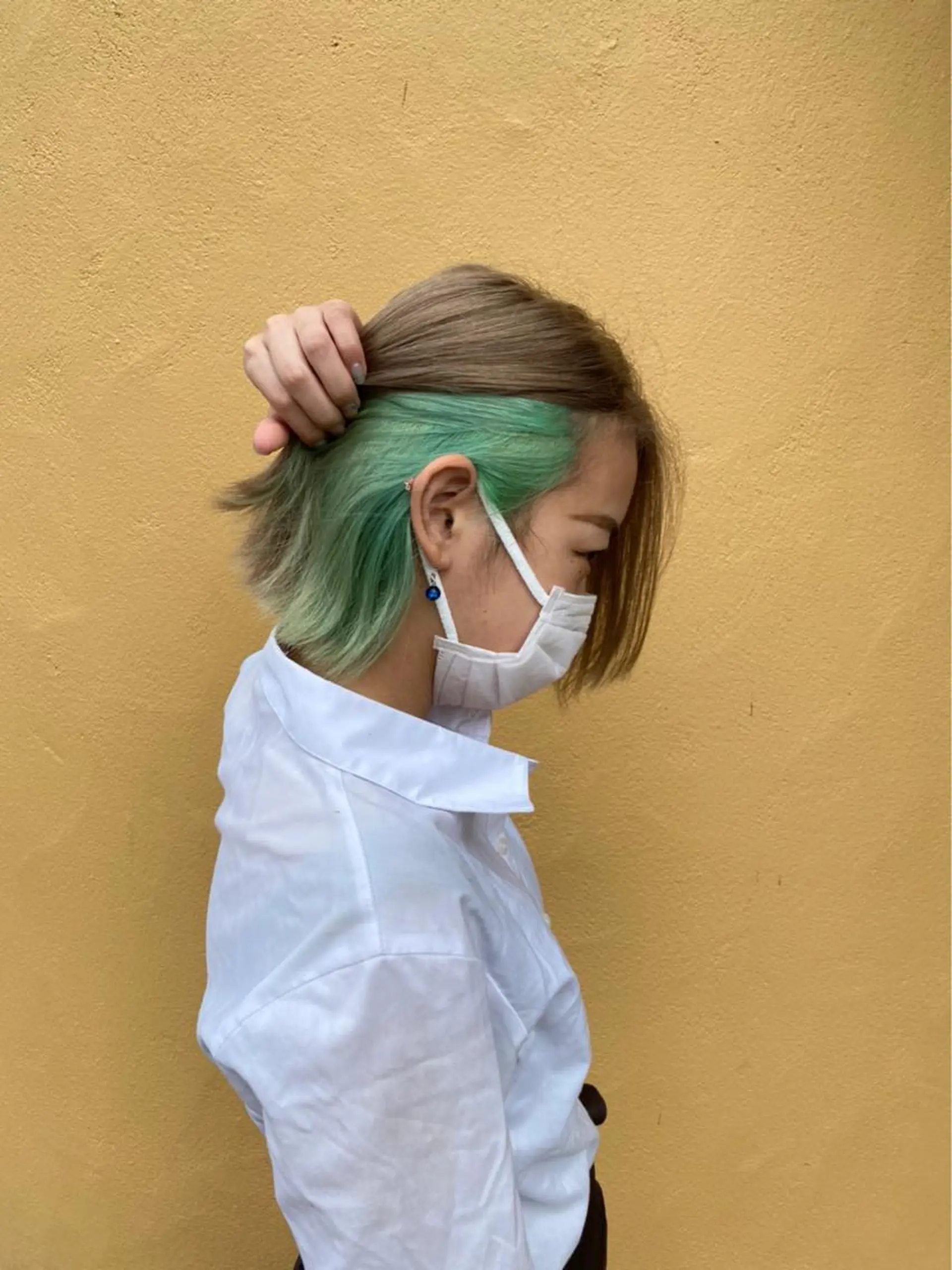 ショート カラー グレージュ 太田 康治のヘアスタイル