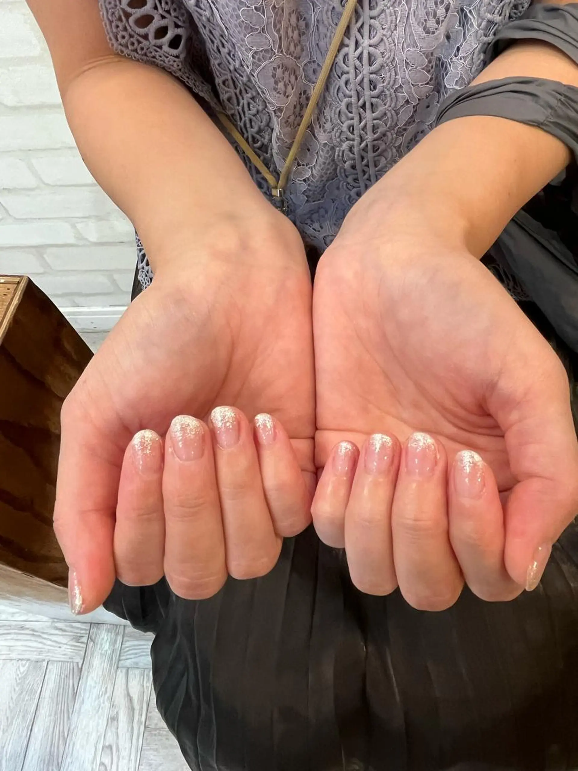 ネイル ラメ(グリッター) ラメグラデーション シルバー 阿部 うららのヘアスタイル