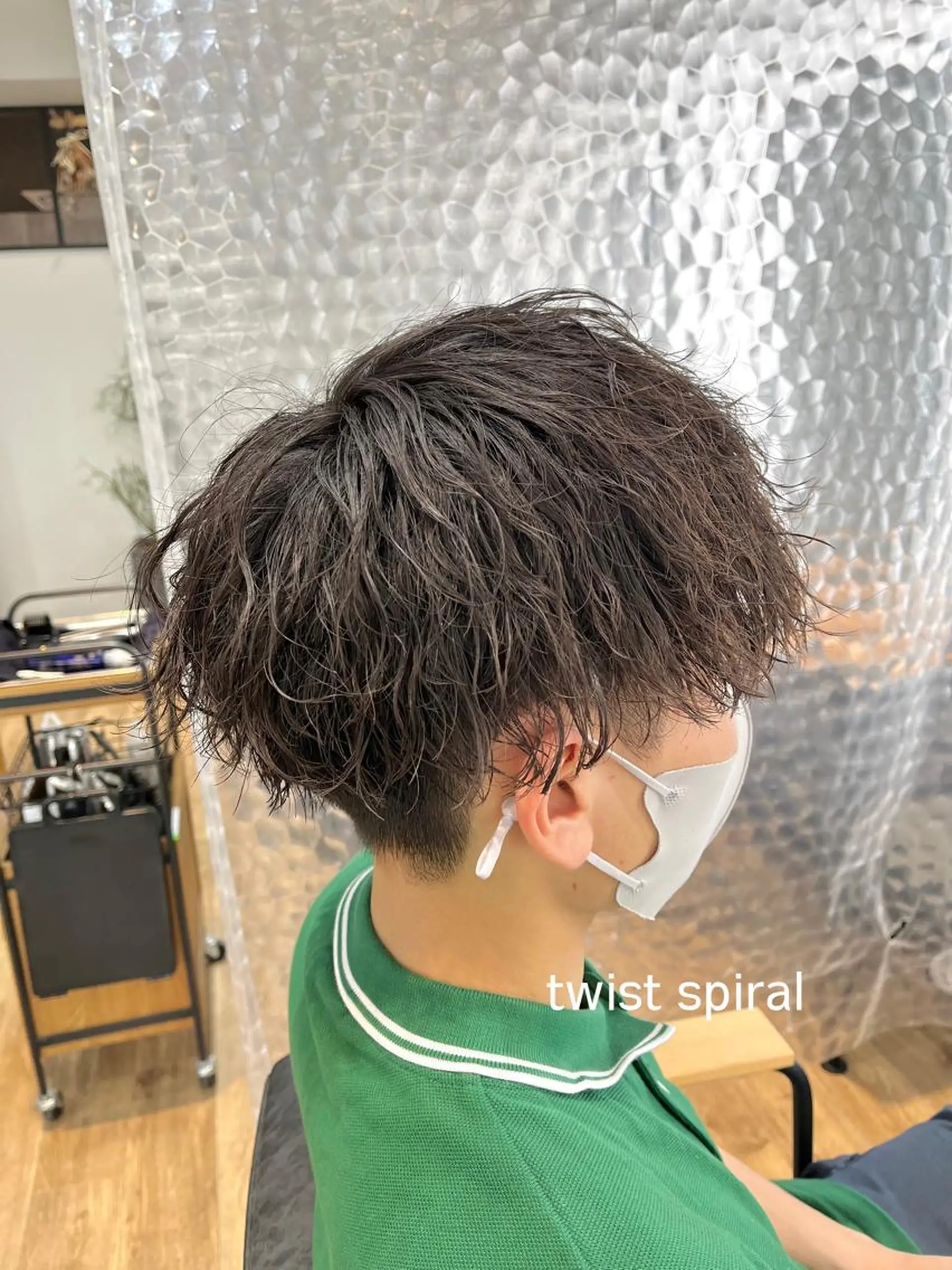 ミディアム パーマ メンズ ミディアムパーマ メンズブリーチ センターパート フェードカット マッシュ カット メンズカット/パーマ 久田良和のヘアスタイル