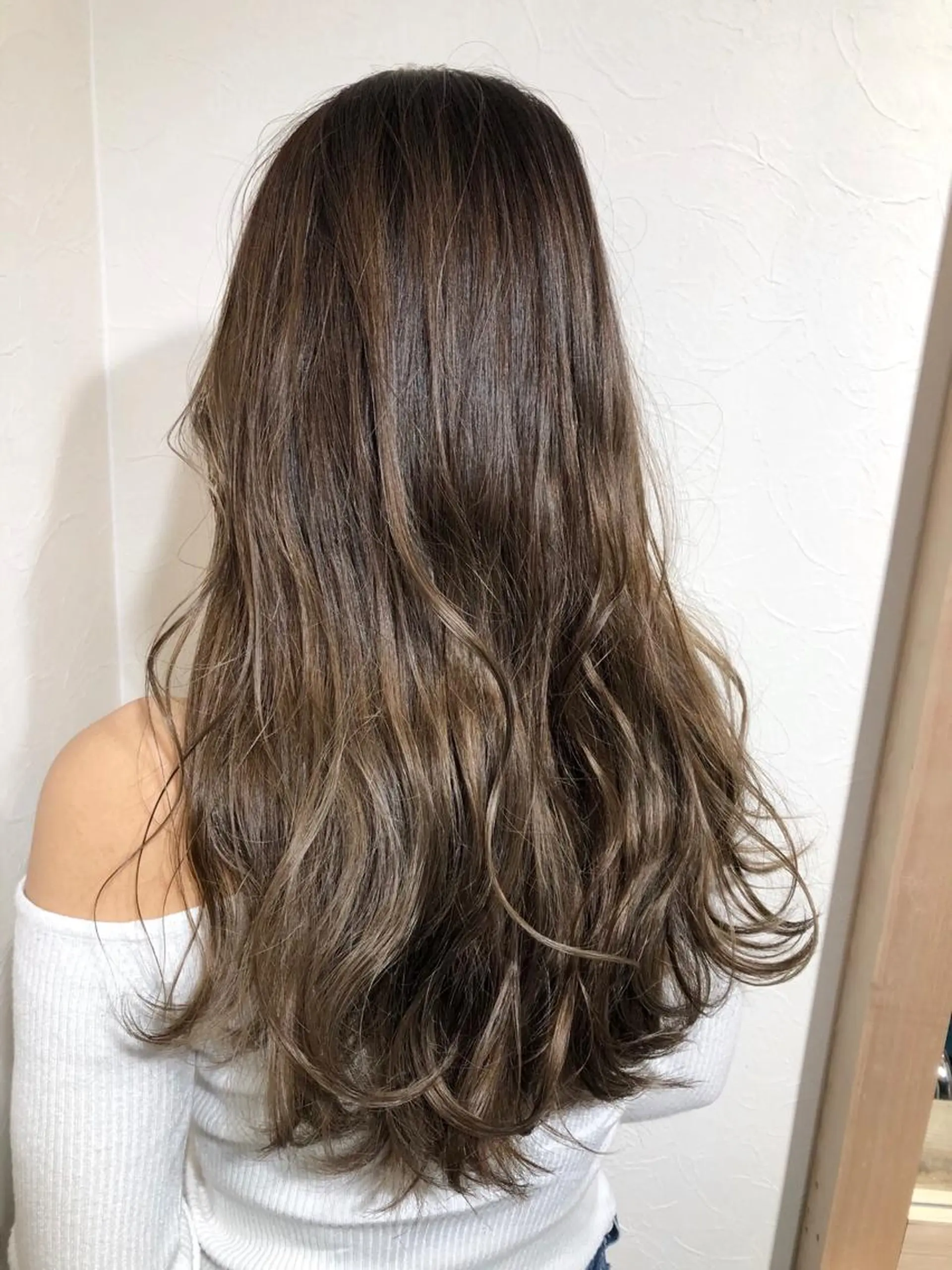 ロング カラー カット ヘアカラー トリートメント 浦山 和之のヘアスタイル