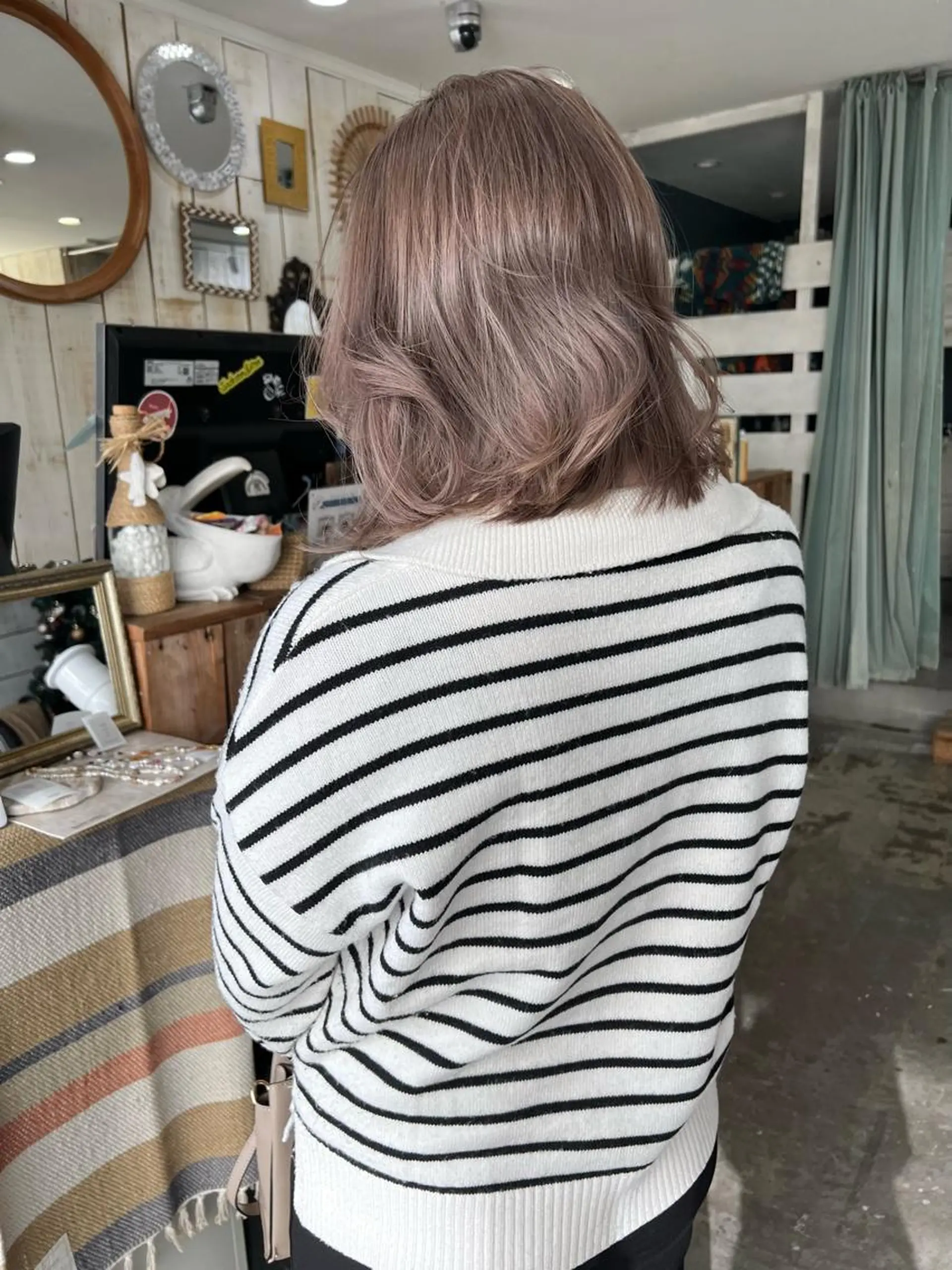 ミディアム カラー ヘアカラー 鷺谷 玲奈のヘアスタイル