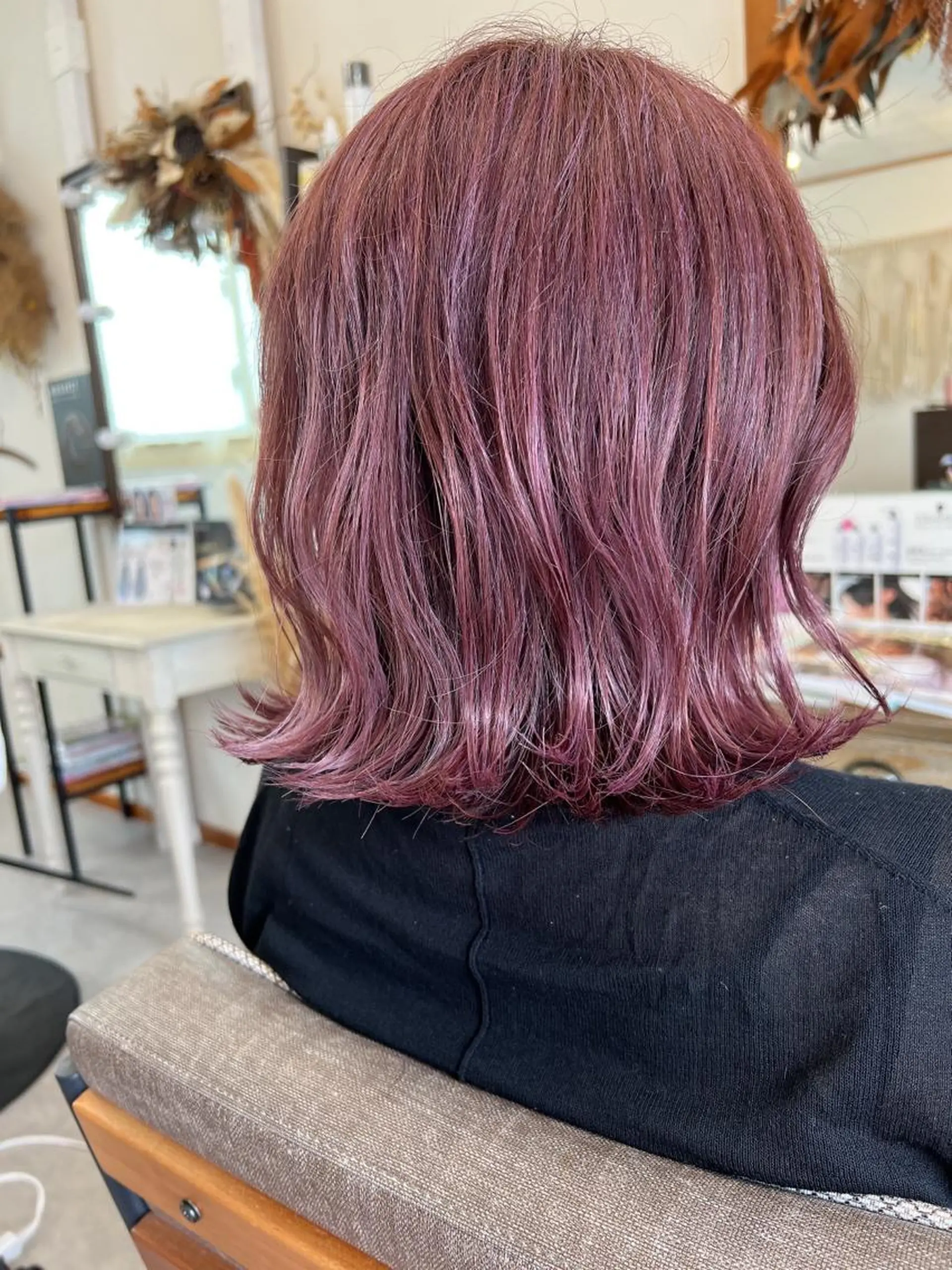 ミディアム カラー ピンクカラー hair works raptureのヘアスタイル