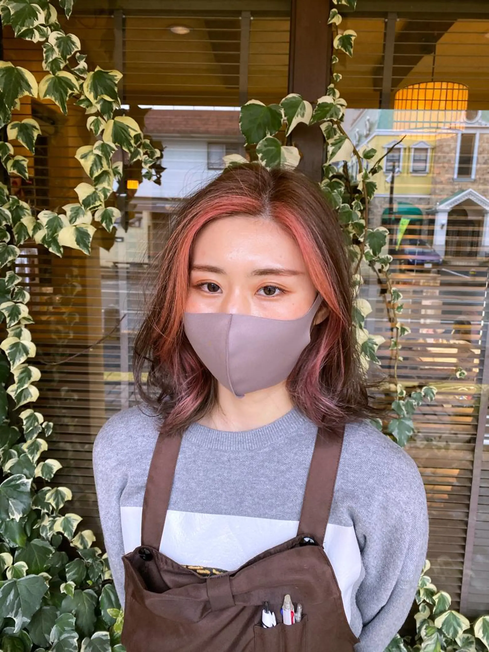 ミディアム カラー ミストバング  フェイスフレーミング ピンクカラー 太田 康治のヘアスタイル