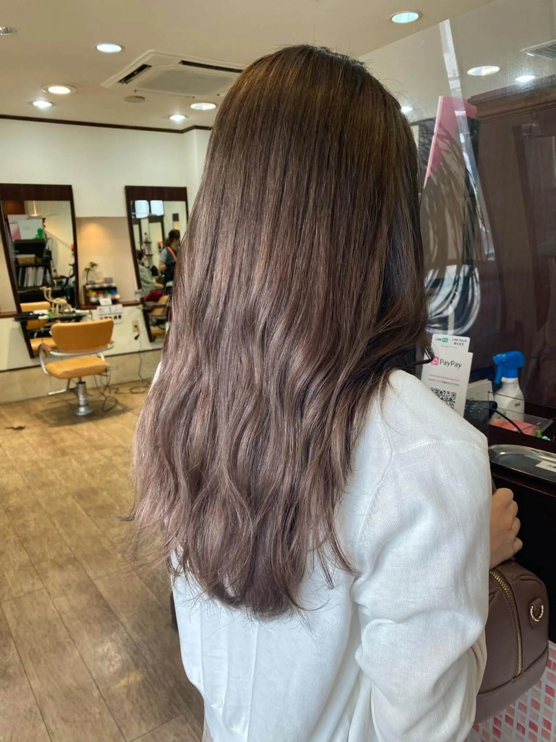 ロング カラー ブリーチ 透明感カラー サプリームヘア 飯田みち瑠のヘアスタイル