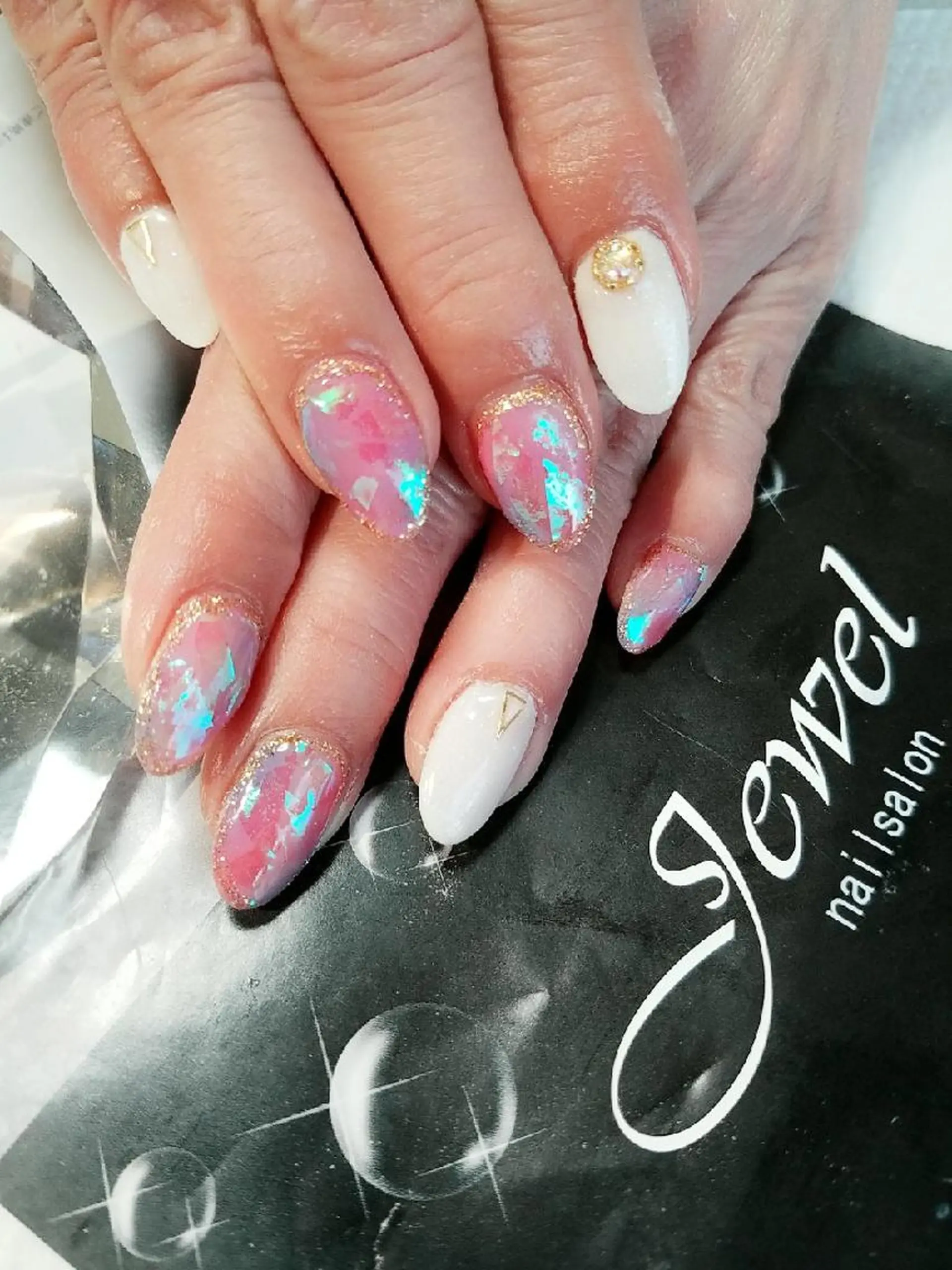 ネイル ＪＥＷＥＬ ＮＡＩＬのネイルデザイン