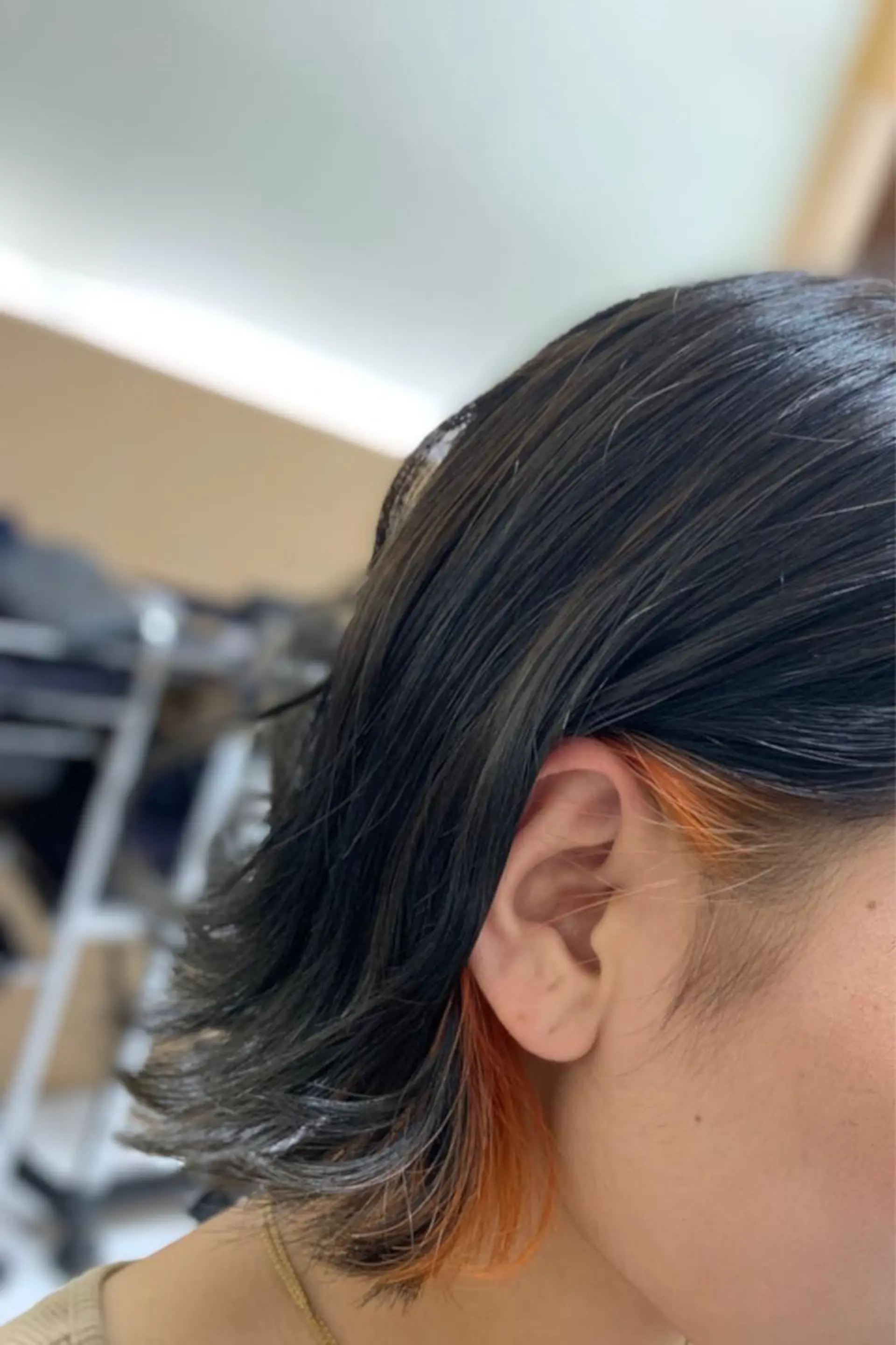 カラー ブリーチ インナーカラー オレンジ Blossom 橋本のヘアスタイル