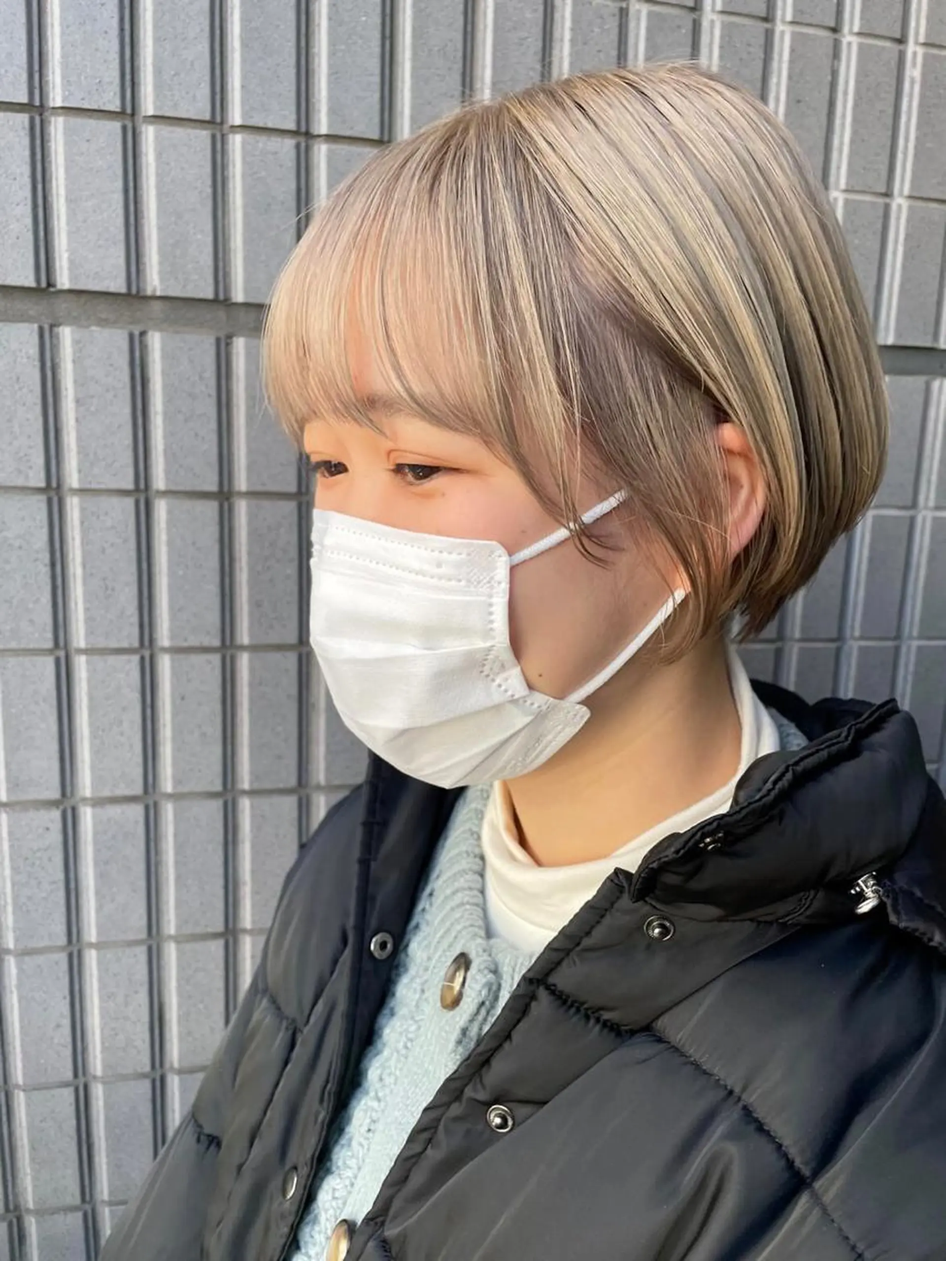 ショート カラー ベージュカラー ブリーチ ミルクティーベージュ カット ヘアカラー 野町好花 レイヤー/髪質改善のヘアスタイル