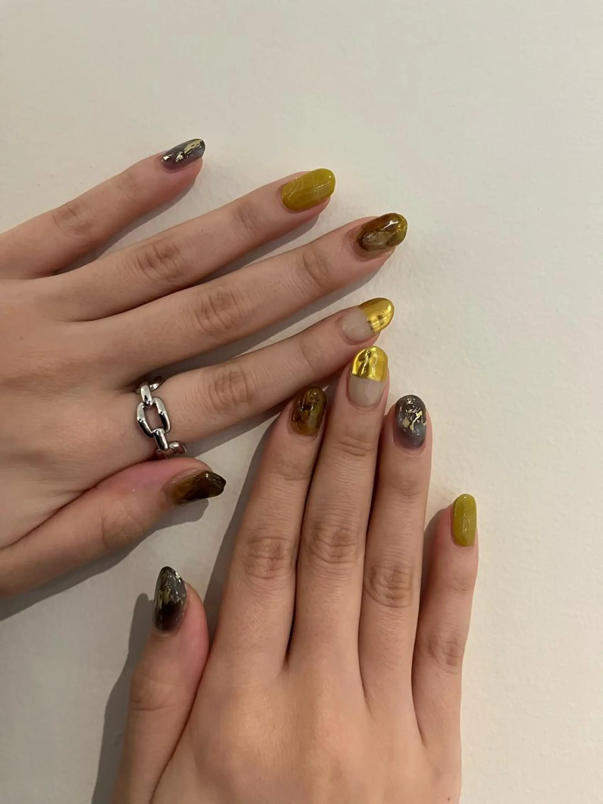 ネイル ハンドネイル une／YUKINA 🫧大人nuanceのネイルデザイン