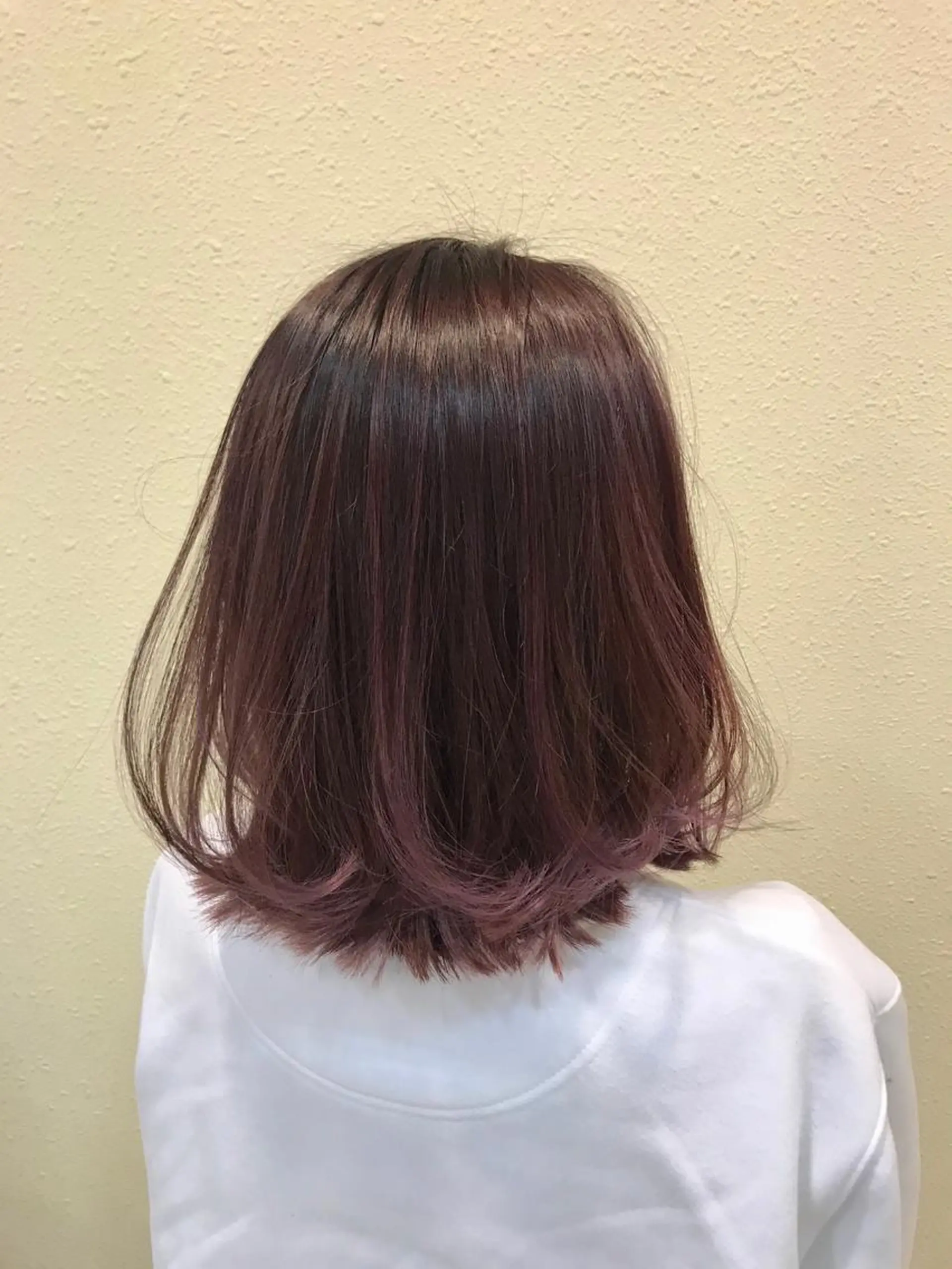 セミロング ハイライト 中川 茜里のヘアスタイル