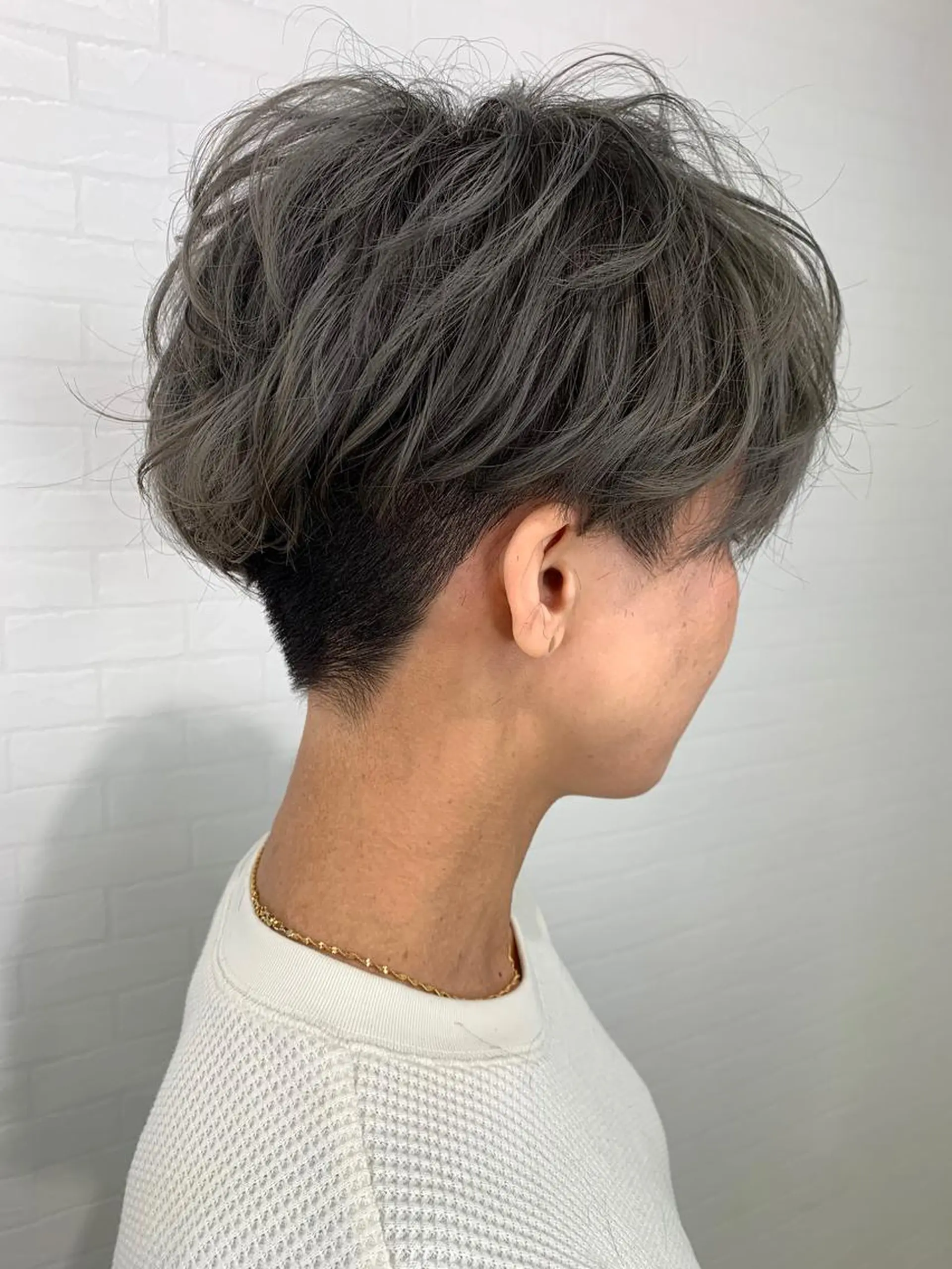 ショート カラー ブリーチ ヘアカラー 中村 維久美のヘアスタイル