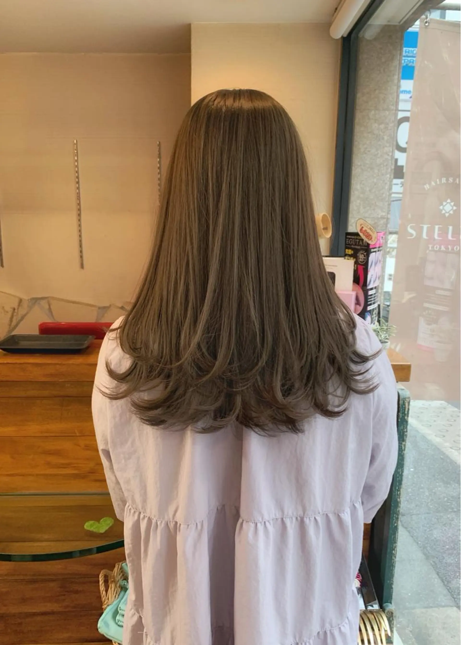 セミロング カラー ベージュカラー オリーブベージュ レイヤーカット LUMO所属・矢野 晃平のヘアスタイル