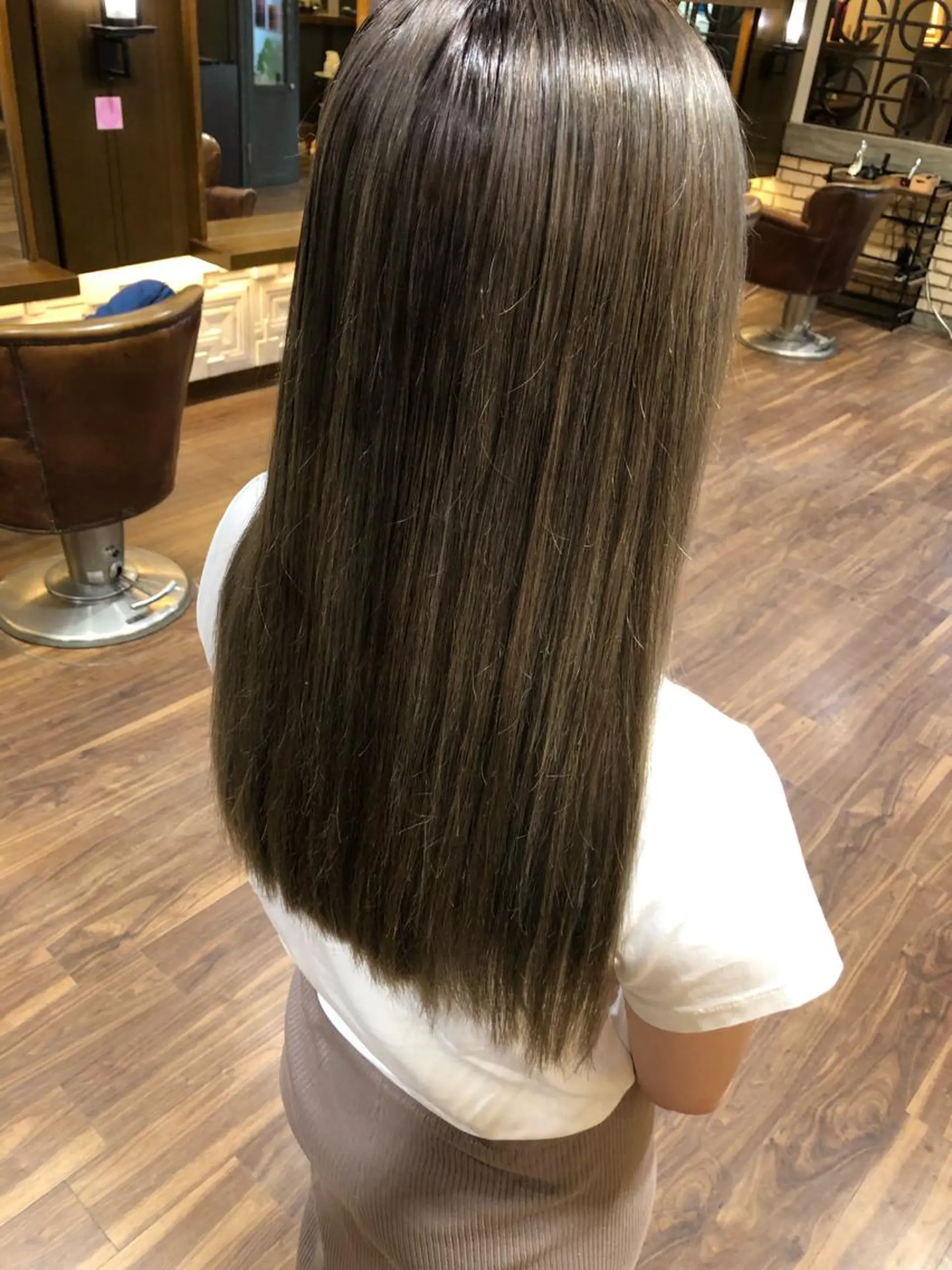 カラー AGREE Momokaのヘアスタイル