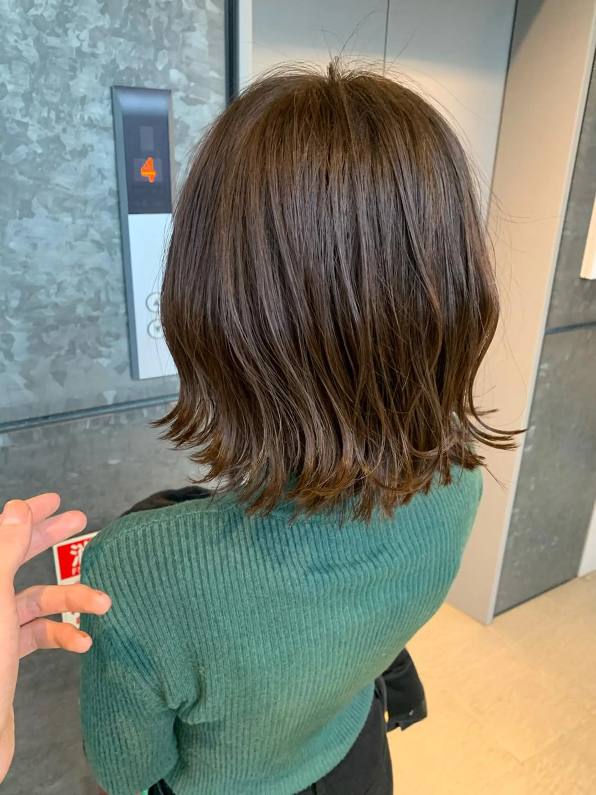 ミディアム カラー 切りっぱなしボブ アッシュ ベージュカラー ボブ 髪質改善/白髪ぼかし KENTAのヘアスタイル