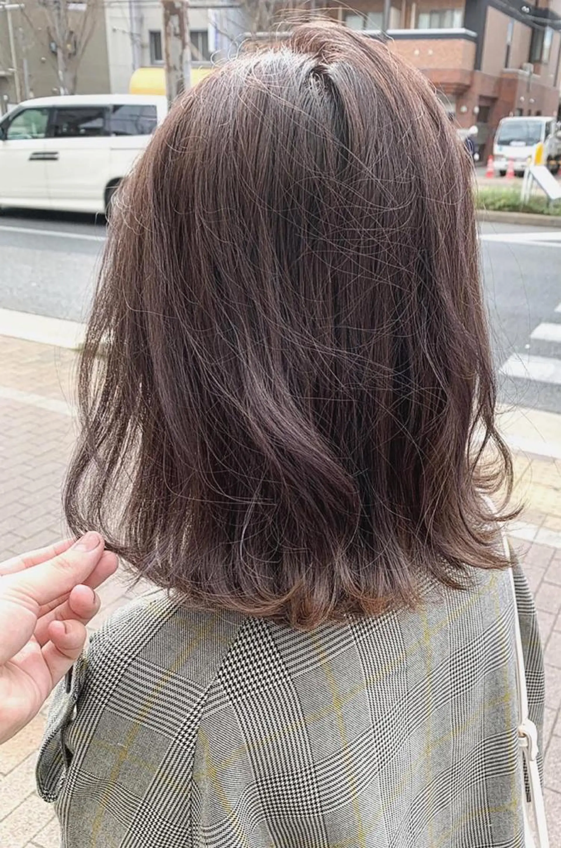 ミディアム カラー アッシュ バレイヤージュ ブリーチ デザインカラー グレージュ 京都大人女性ショート 徒歩1分/秋山のヘアスタイル