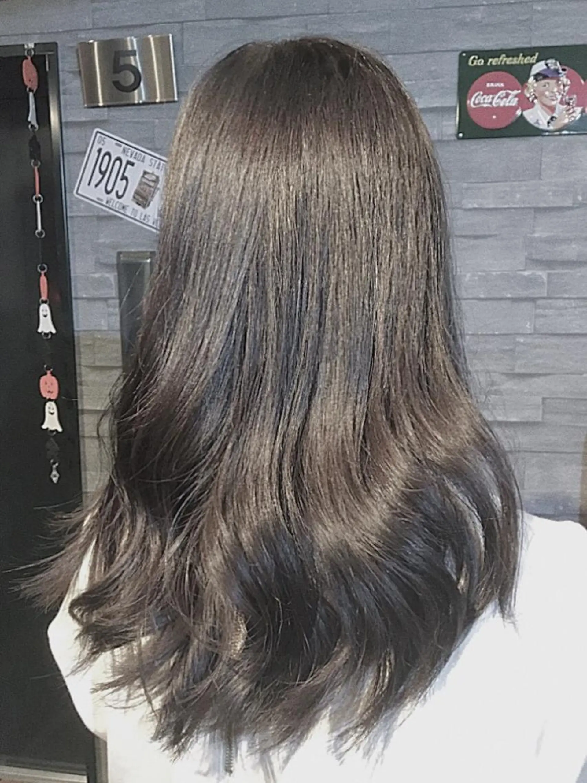 ロング カラー ブリーチ ダークグレー ダークグレージュ グレージュ 川名 充✂️のヘアスタイル