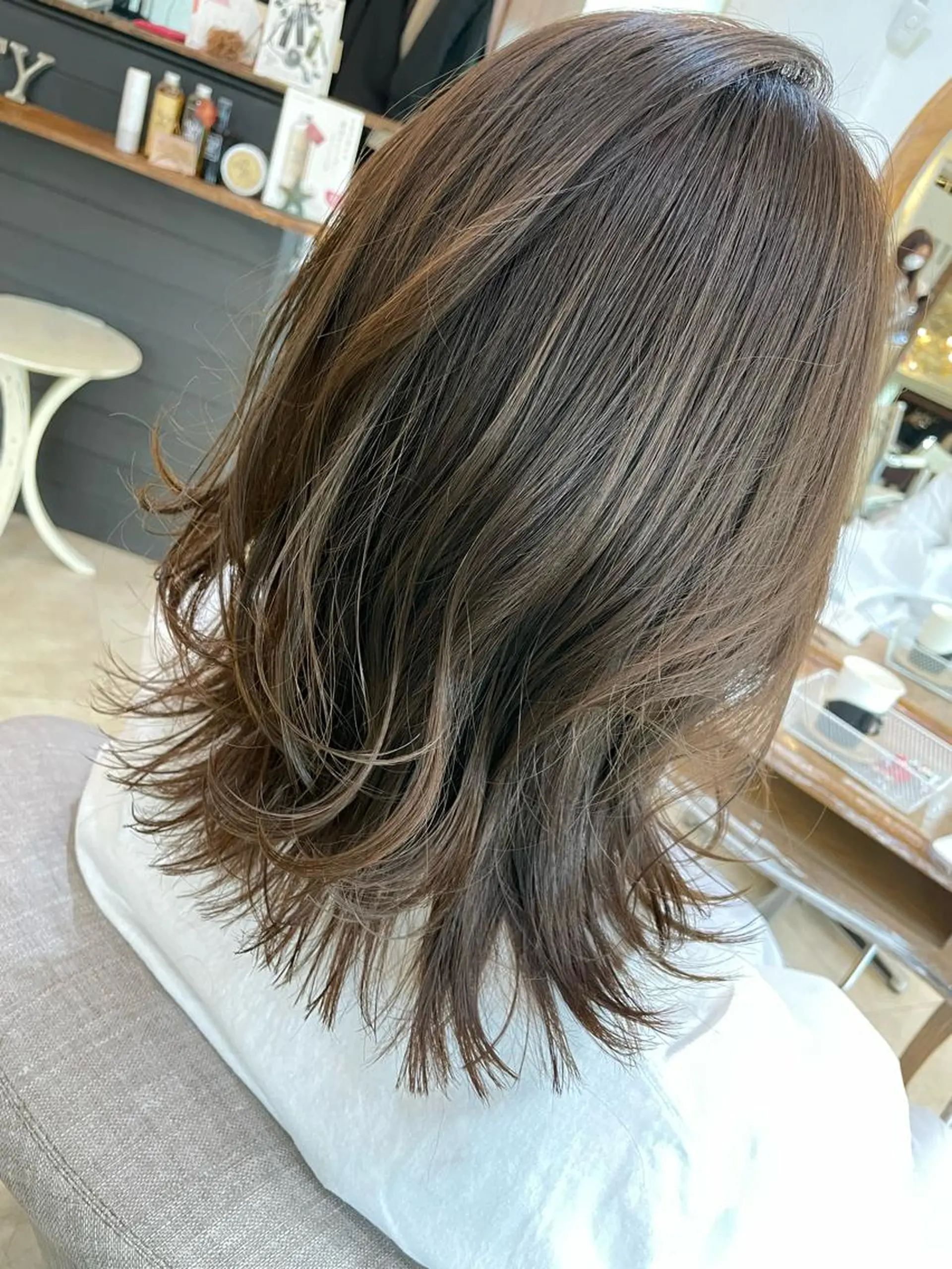 ミディアム カラー カット ヘアカラー トリートメント 金子 しおりのヘアスタイル