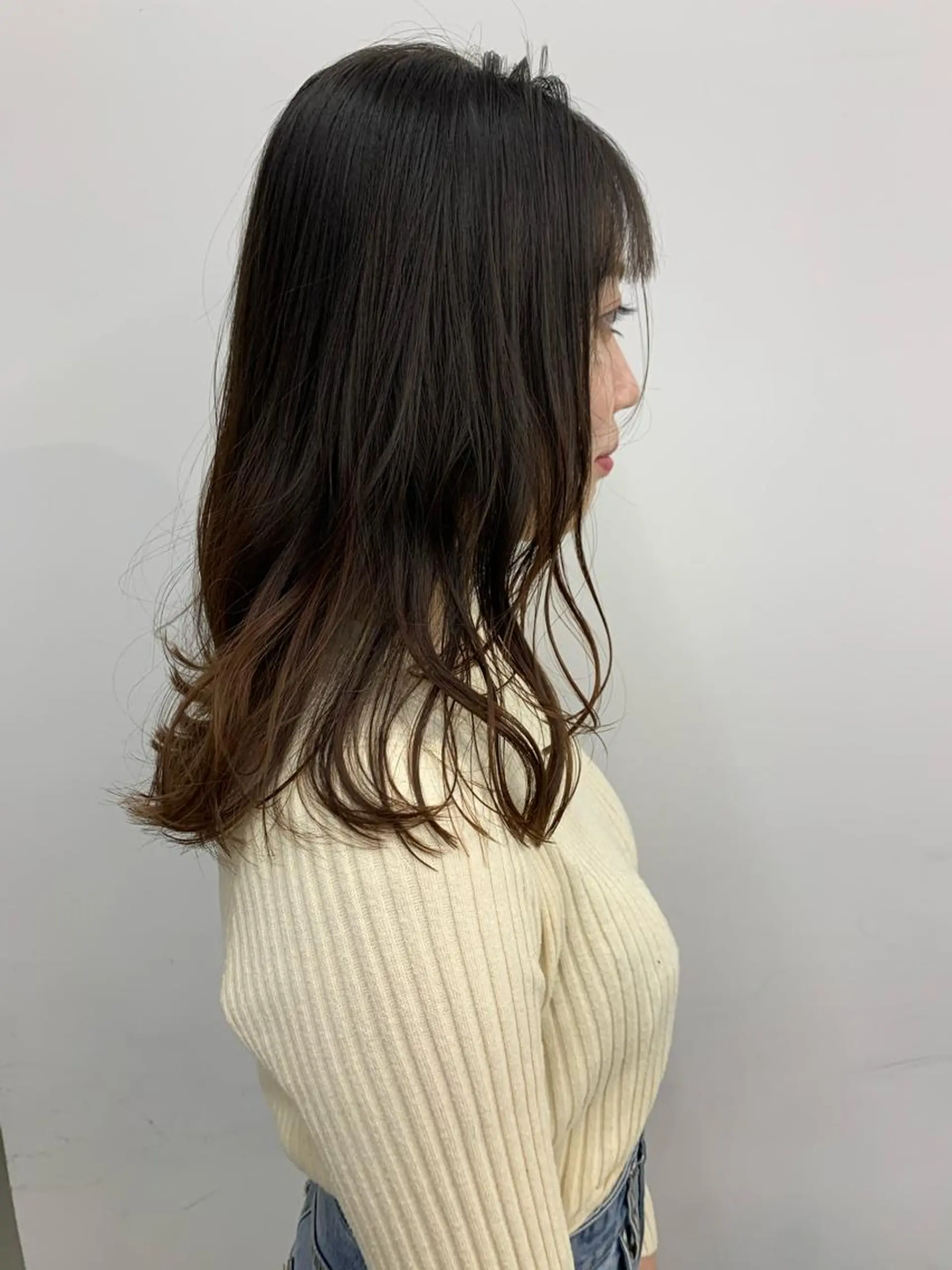 ミディアム leben serikaのヘアスタイル