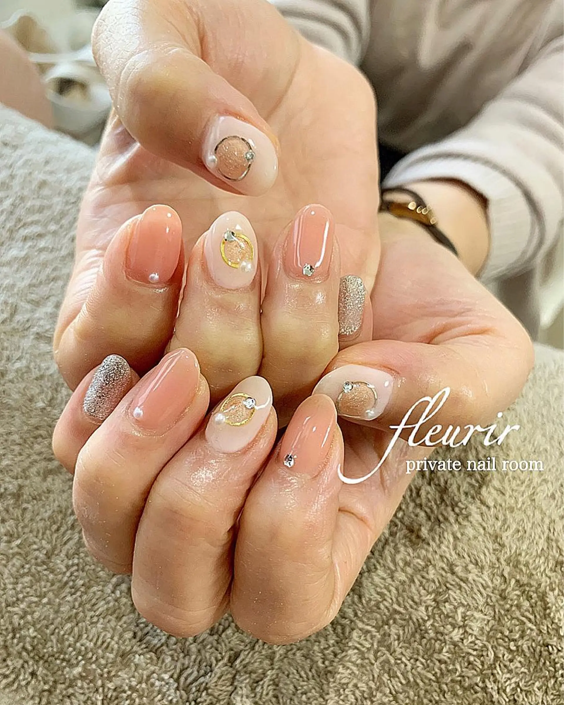 ネイル キラキラネイル ラメ(グリッター) ピンク シルバー 春ネイル フルリール 【プライベートサロンのネイルデザイン