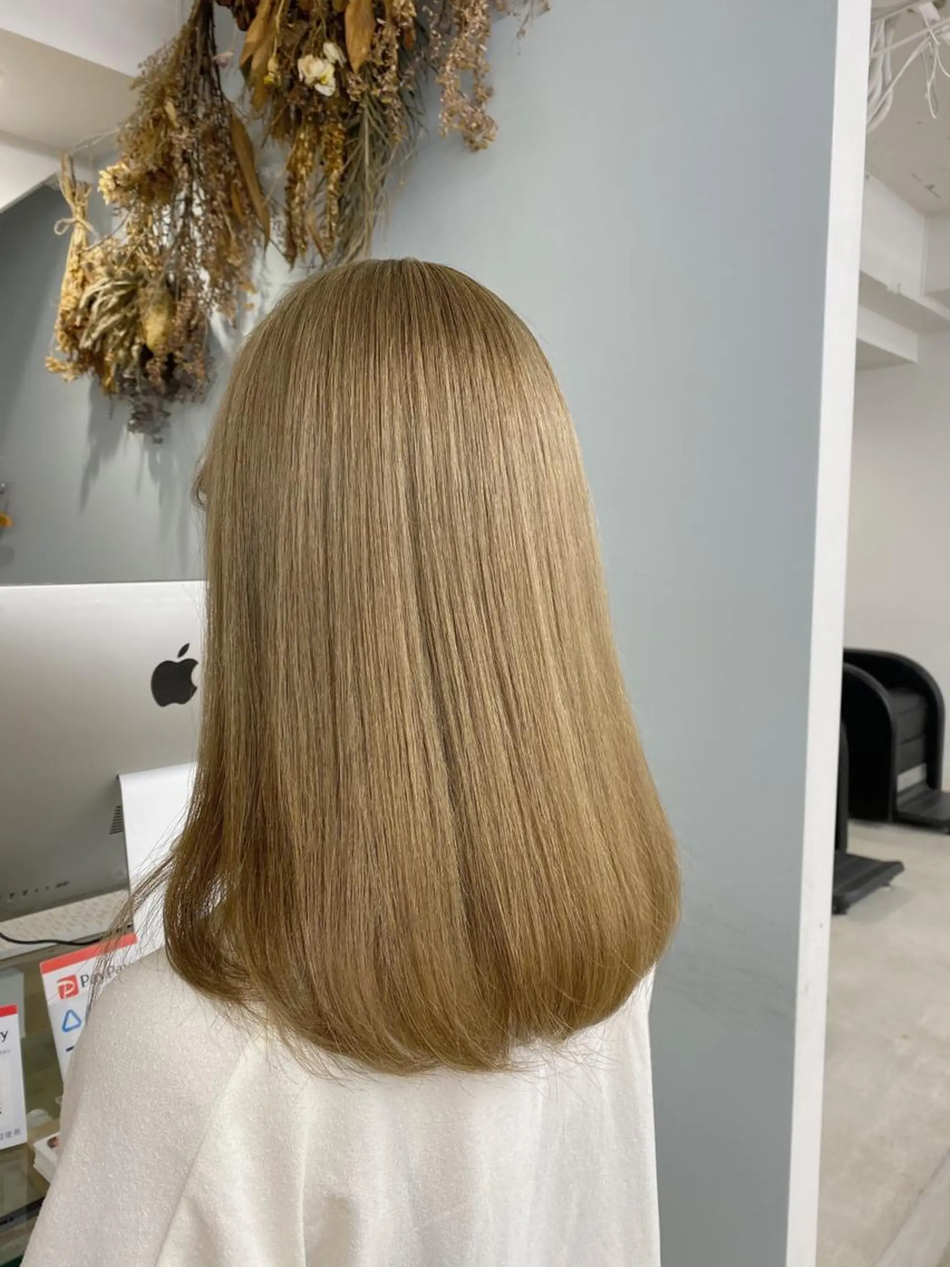 セミロング カラー ヘアアレンジ Flamme Annaのヘアスタイル