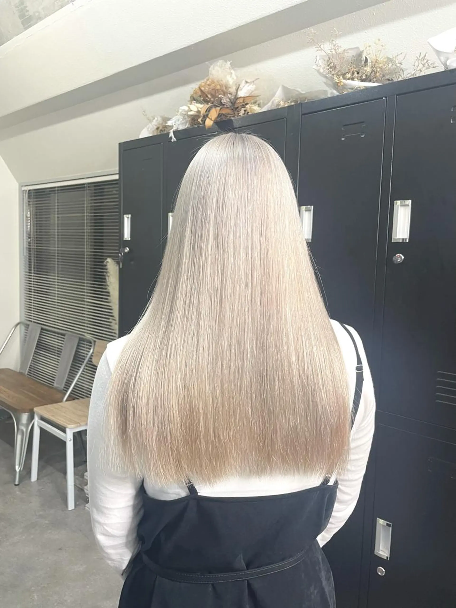 ミディアム カラー パーマ ヘアアレンジ メンズ キッズ ネイル マツエク・マツパ メンズバレイヤージュ メンズブリーチ メンズハイライト メンズインナーカラー メンズ韓国風 切りっぱなしヘアボブ ミディアムヘアRYOのヘアスタイル