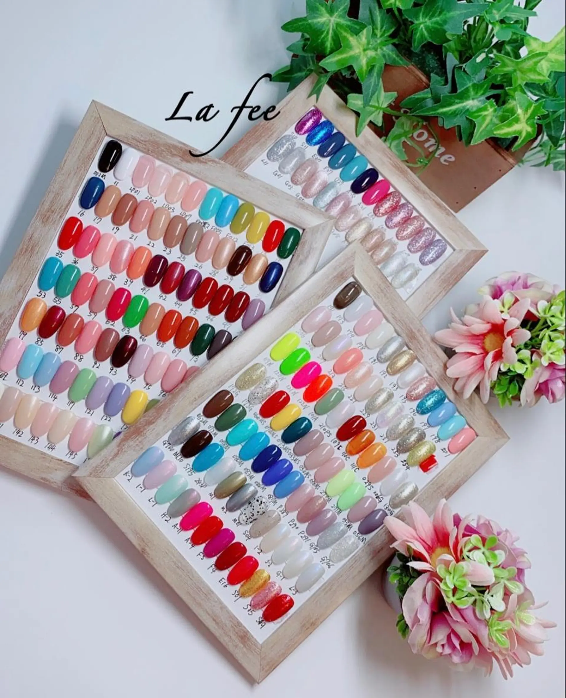 カラー La feeのネイルデザイン