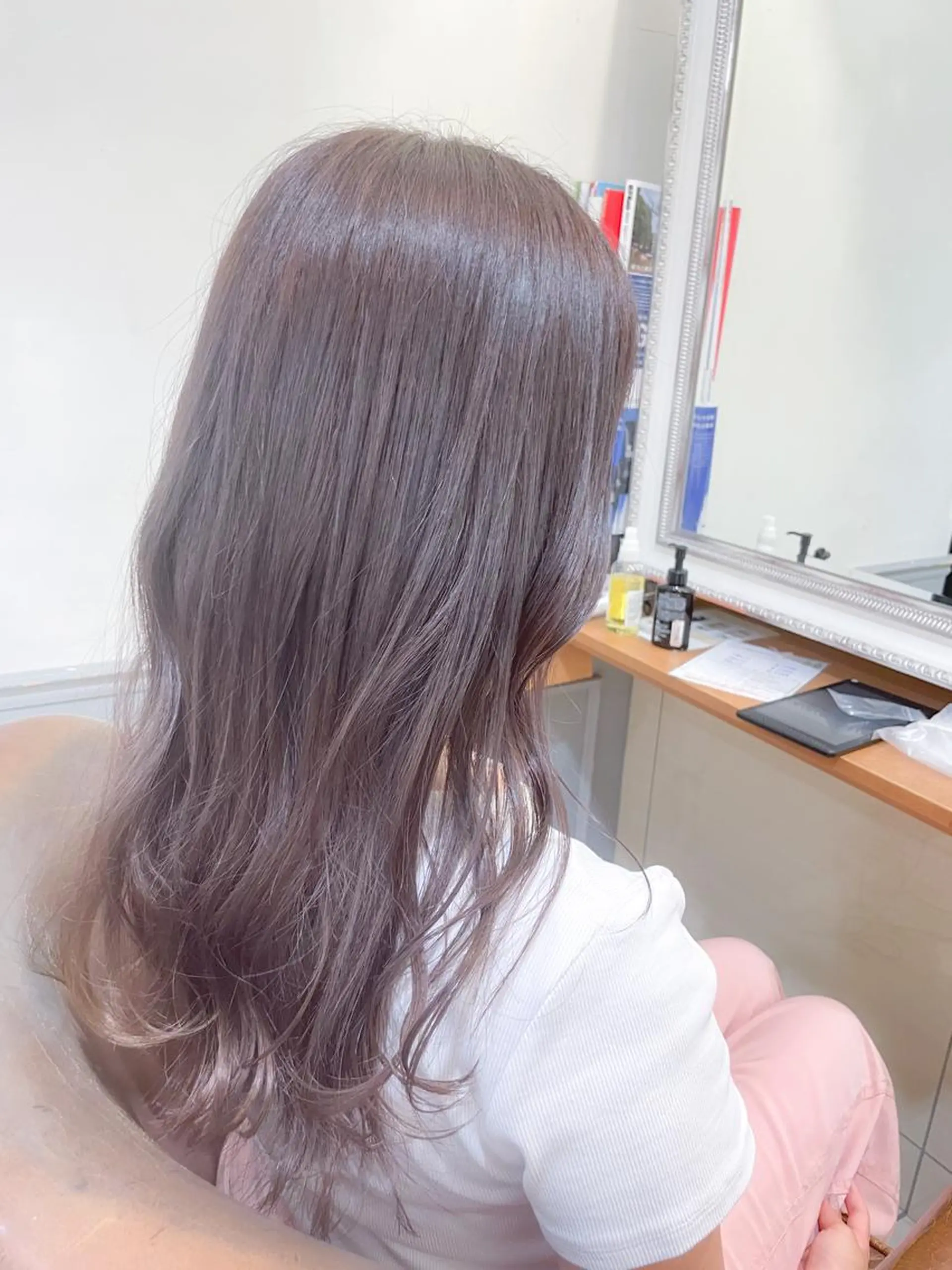 セミロング カラー ベージュカラー ラベンダーカラー ラベンダーベージュ カット ヘアカラー ✨カラー支持No.1 🧸ワキ カナコ🧸のヘアスタイル