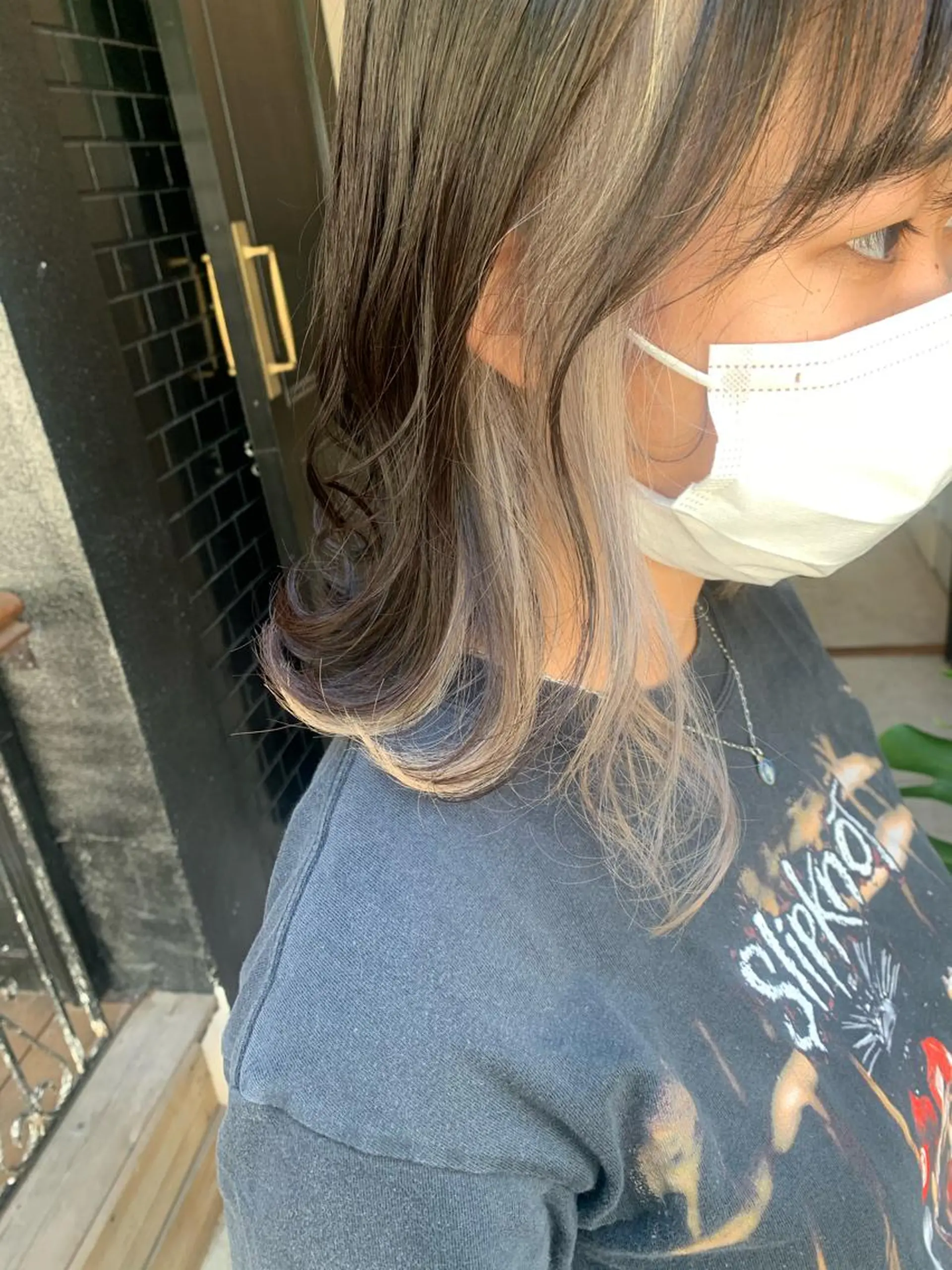 ミディアム トップ スタイリストのヘアスタイル