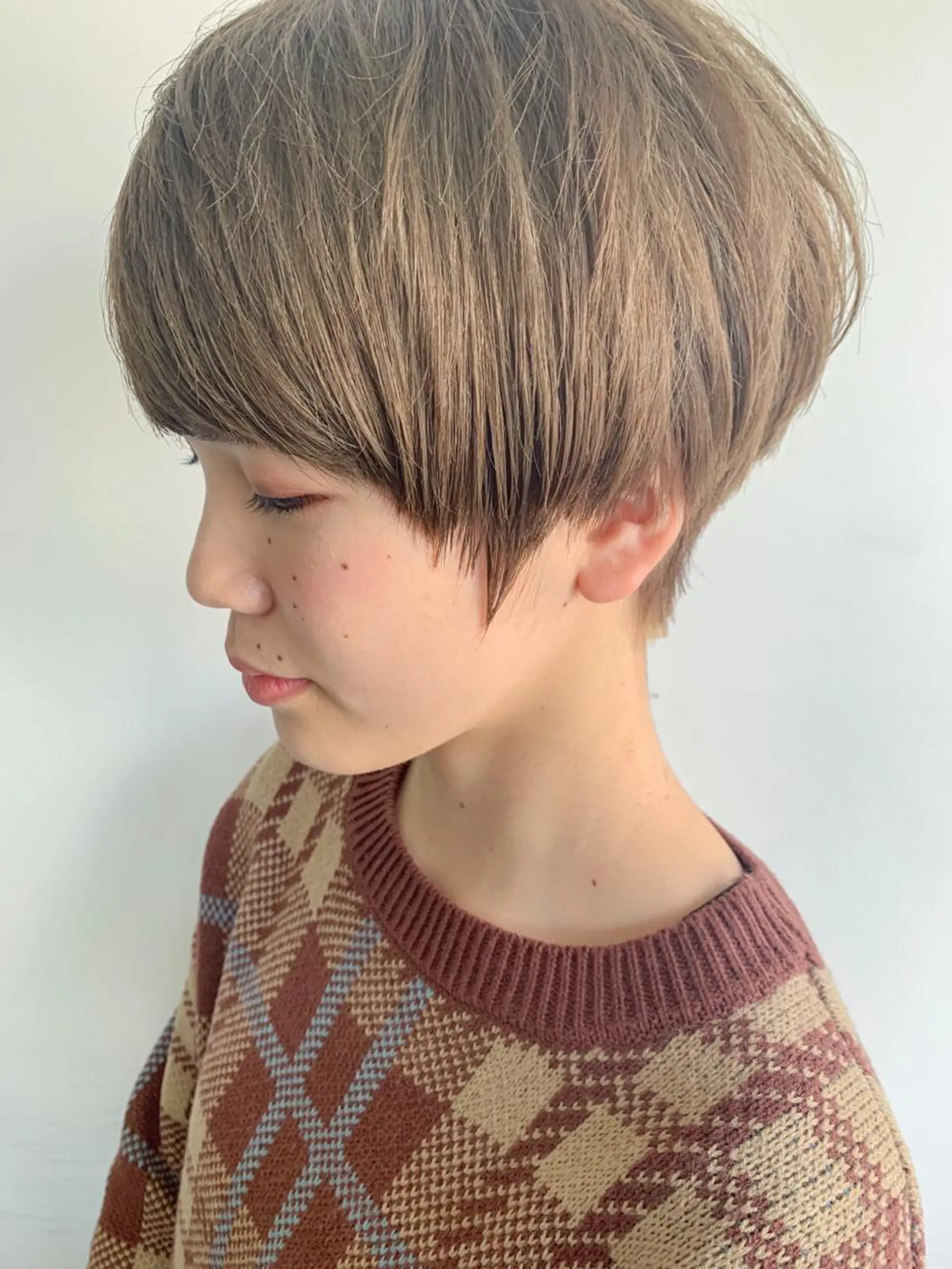 ショート ショートヘア 💜ショート💜 ウルフ、ボブ二色亜美のヘアスタイル