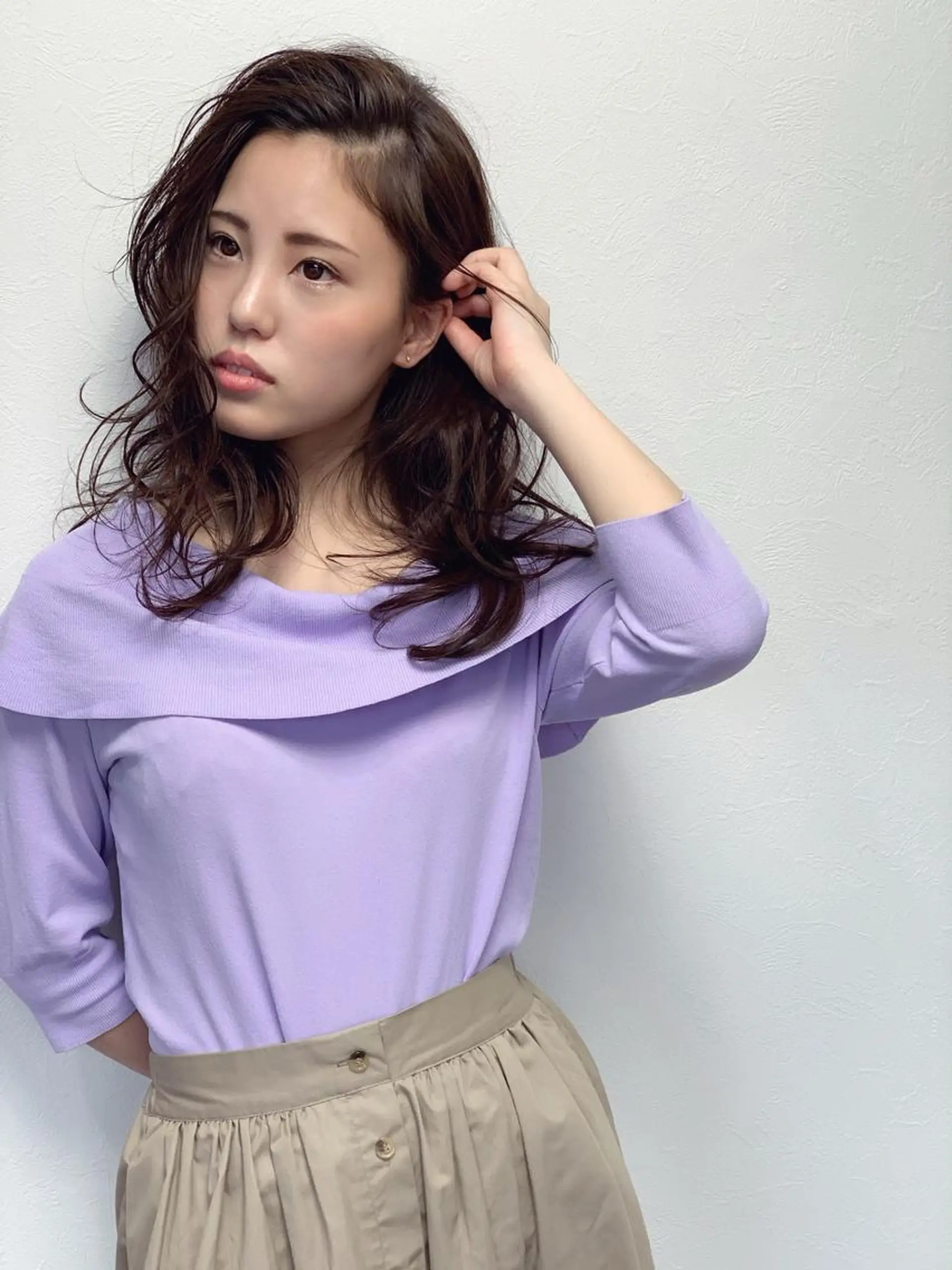 ミディアム カラー パーマ ヘアアレンジ キッズ ネイル ベージュカラー ブラウンカラー ナチュラルブラウン トリートメント ブラウン ヘアカラー トリートメント ヘッドスパ 岩崎 克秀のヘアスタイル