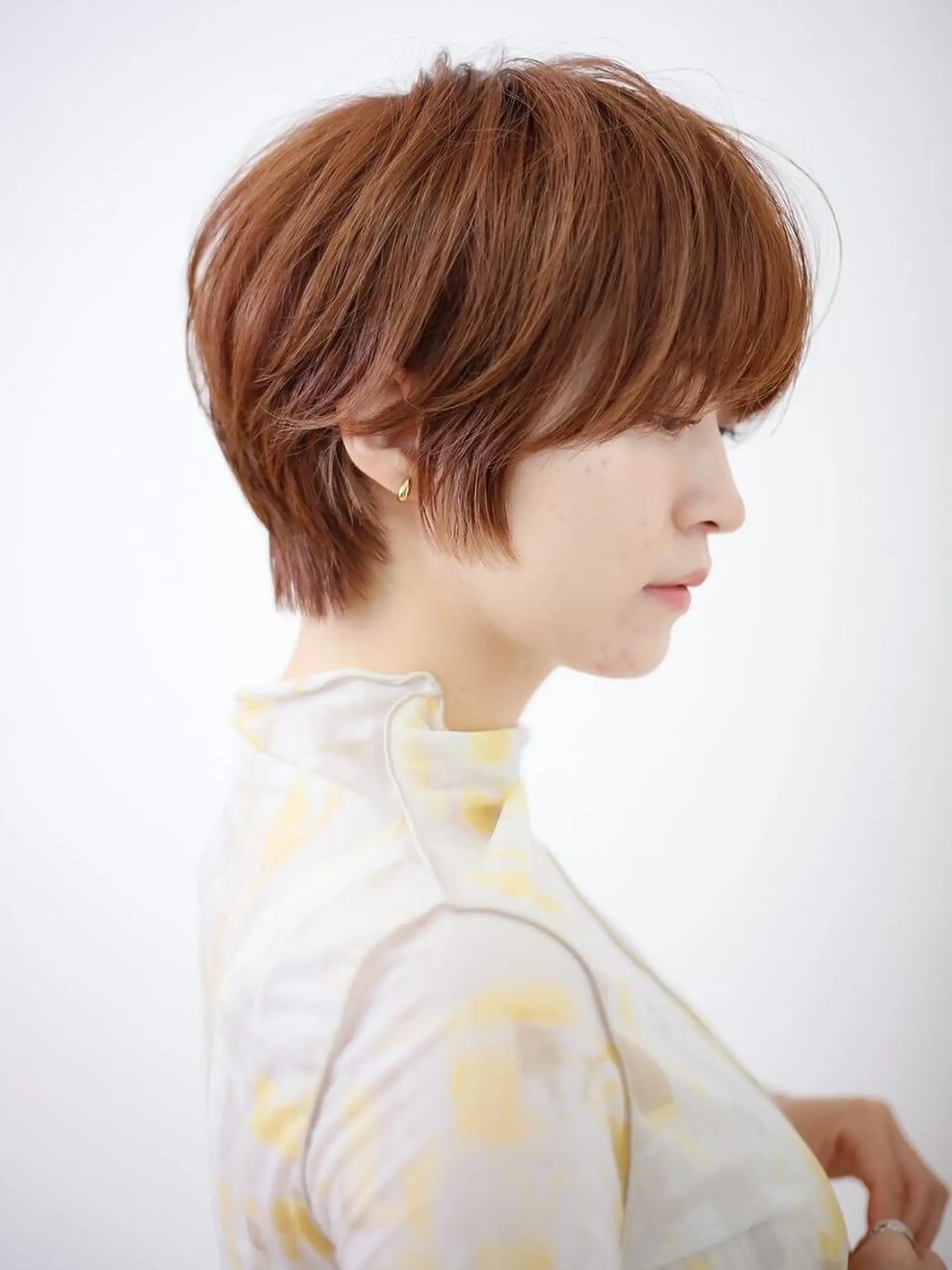 ショート カラー ブリーチ イヤリングカラー ハイライトカラー イルミナカラー インナーカラー BASSA 下井草店のヘアスタイル