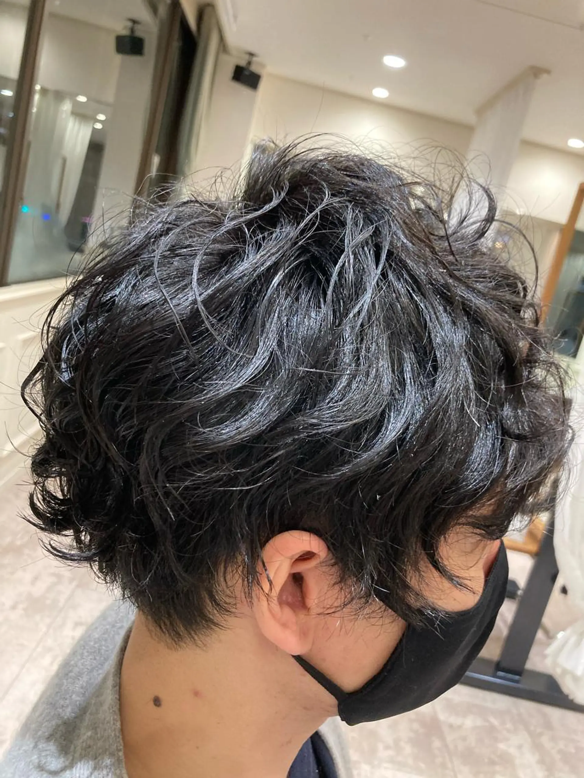 ショート パーマ メンズ メンズパーマ スパイラルパーマ カット パーマ エクステブリーチ矯正 griFFicaのヘアスタイル