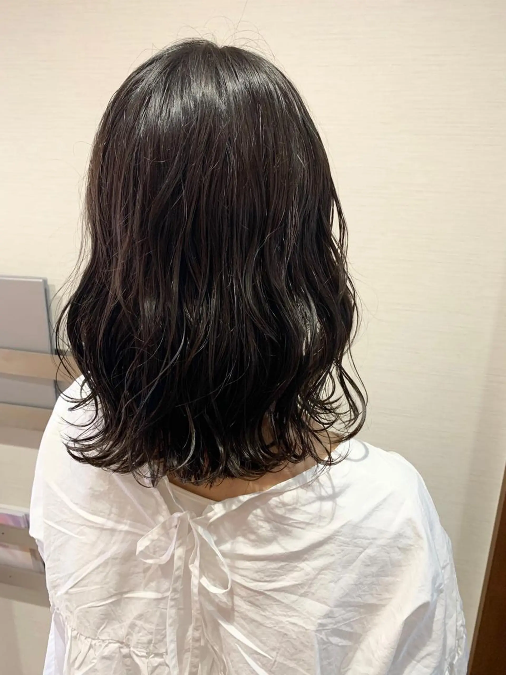 ミディアム カラー 蓮見  友里のヘアスタイル