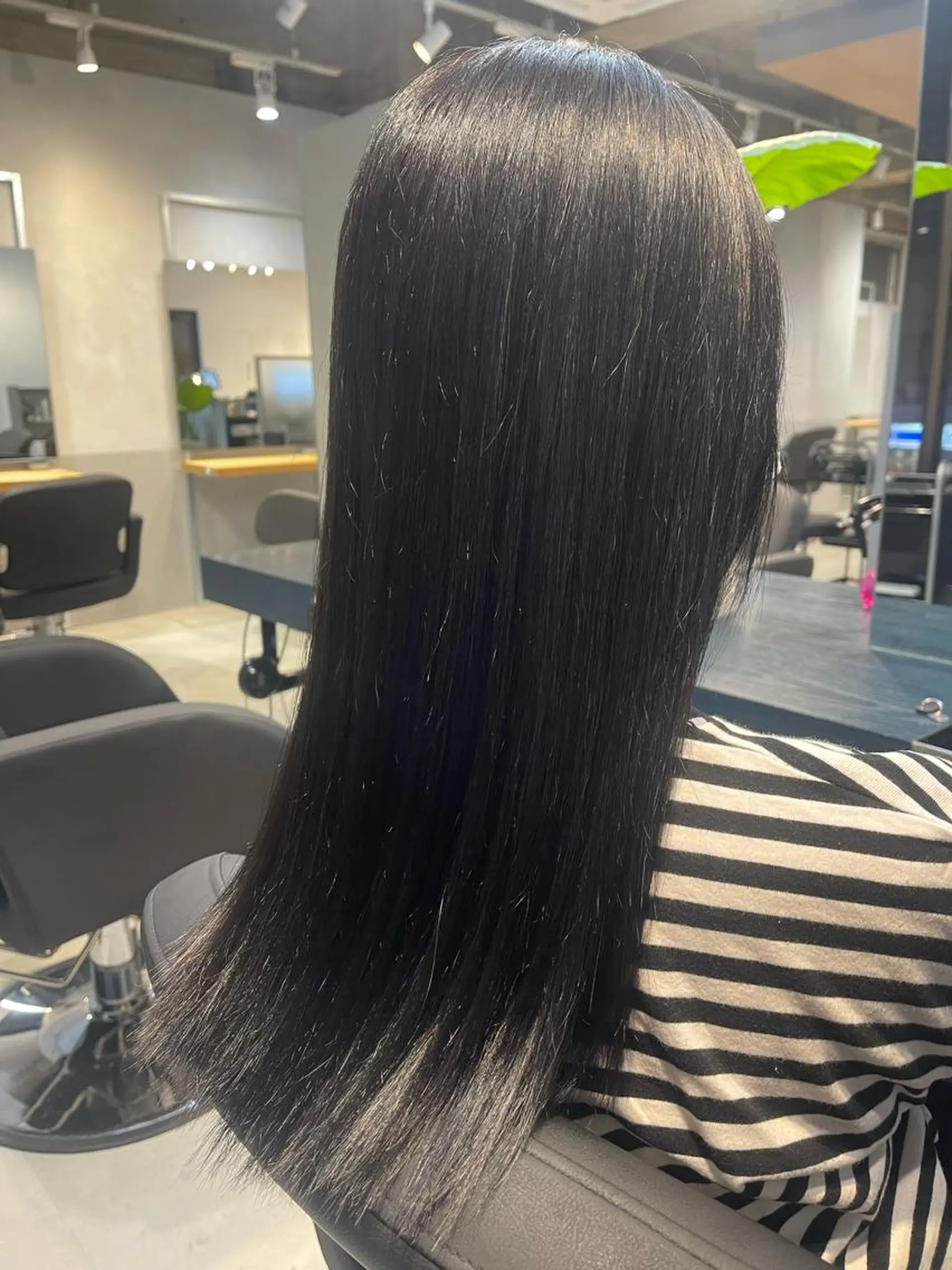 セミロング カラー 🌿新木 彩加🌿のヘアスタイル