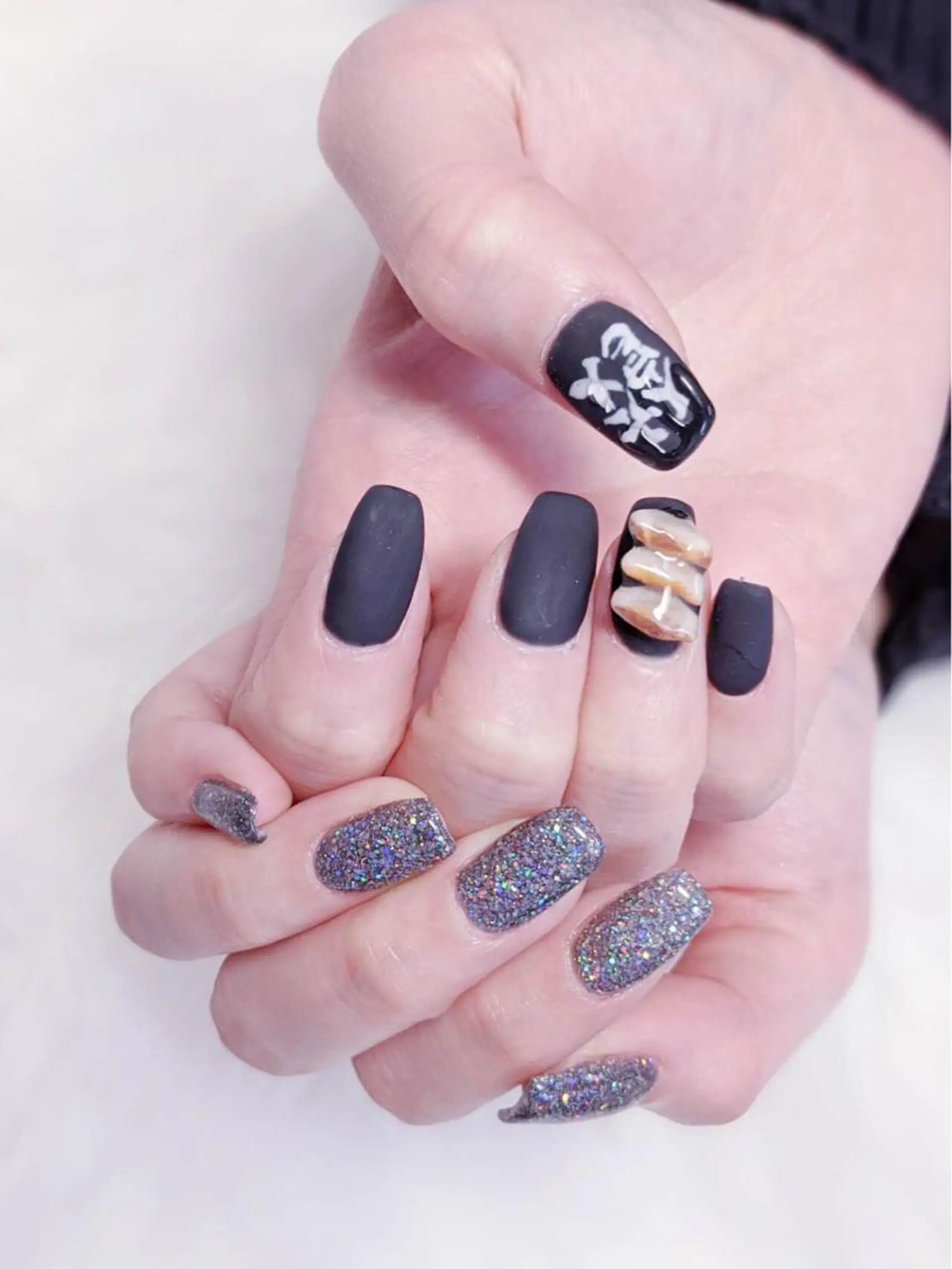 ネイル ハンドネイル MoonNail ユリ🌸のネイルデザイン
