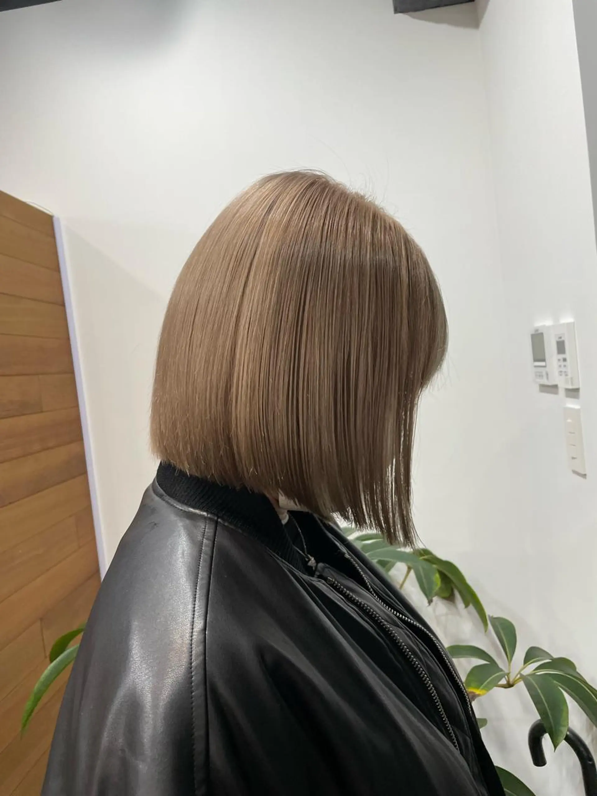 ミディアム カラー ベージュカラー ミルクティーベージュ ミルクティー× グレージュMOMOのヘアスタイル