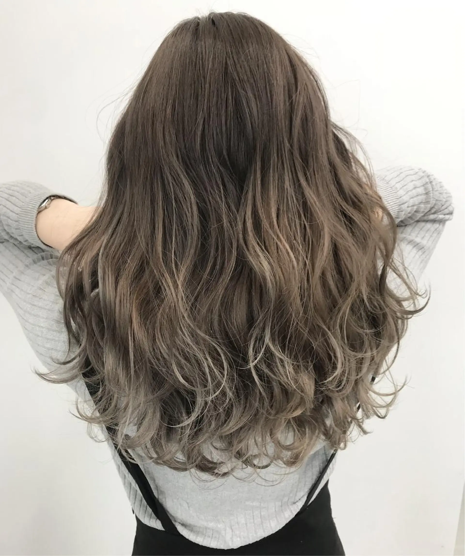 ロング カラー ヘアアレンジ 【公式】amble luxe池袋東口🩷のヘアスタイル