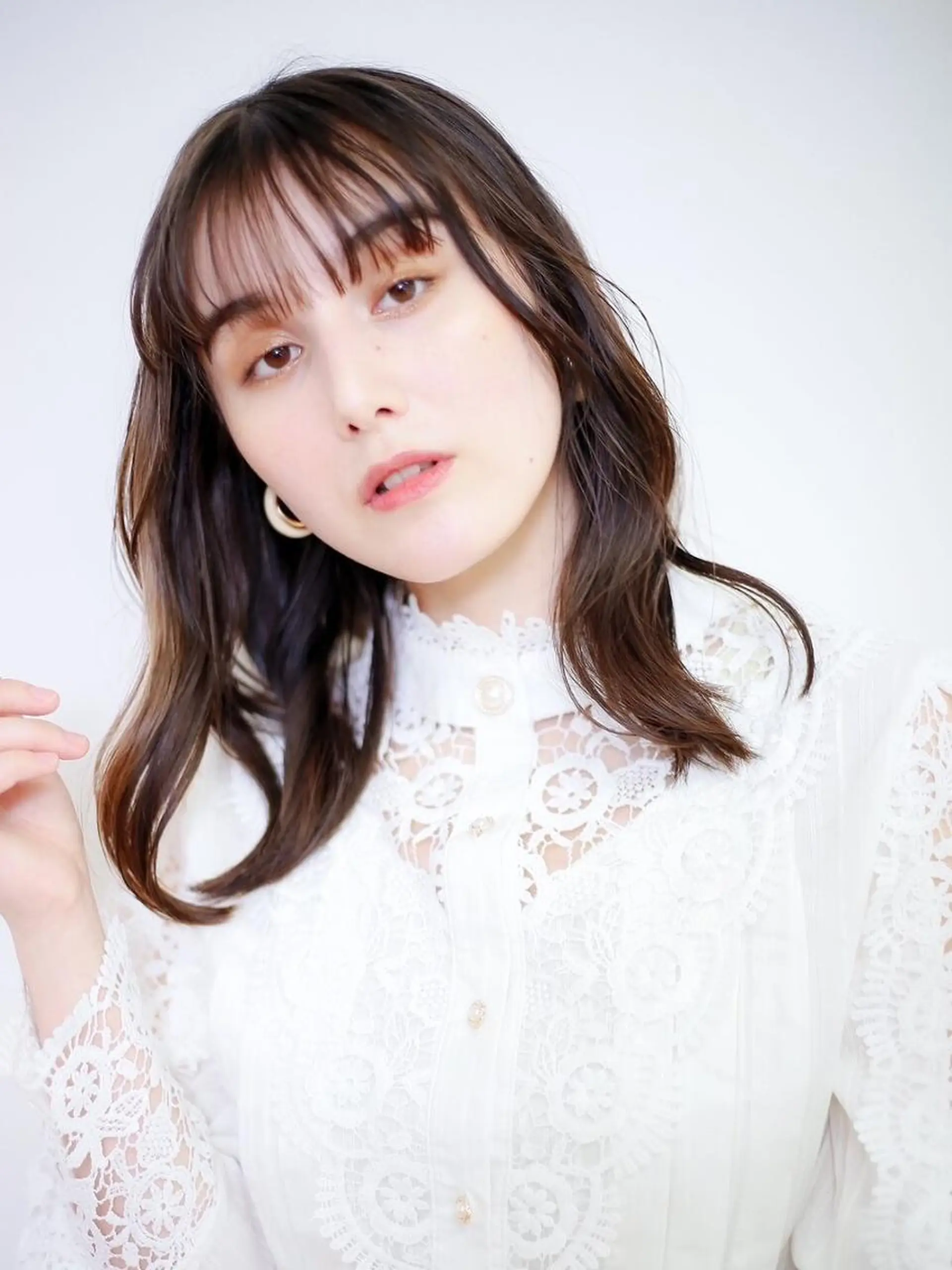 ロング カラー ブリーチ イヤリングカラー ハイライトカラー イルミナカラー インナーカラー BASSA 下井草店のヘアスタイル